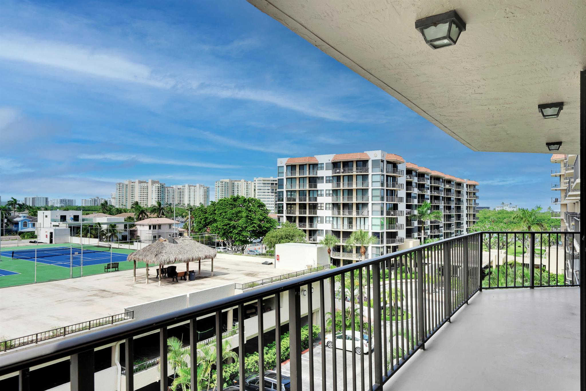 859 Jeffery Street 502