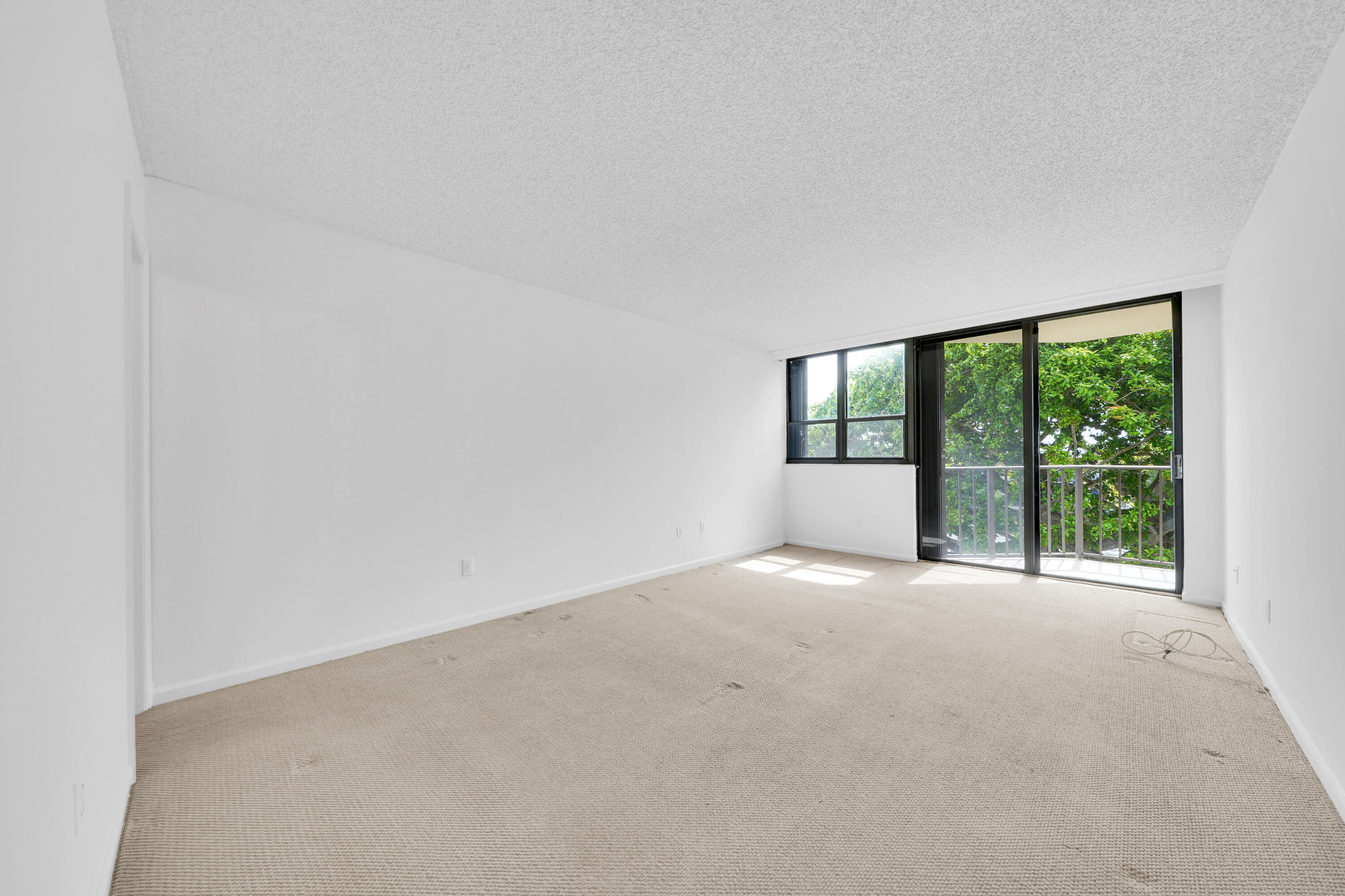 859 Jeffery Street 502