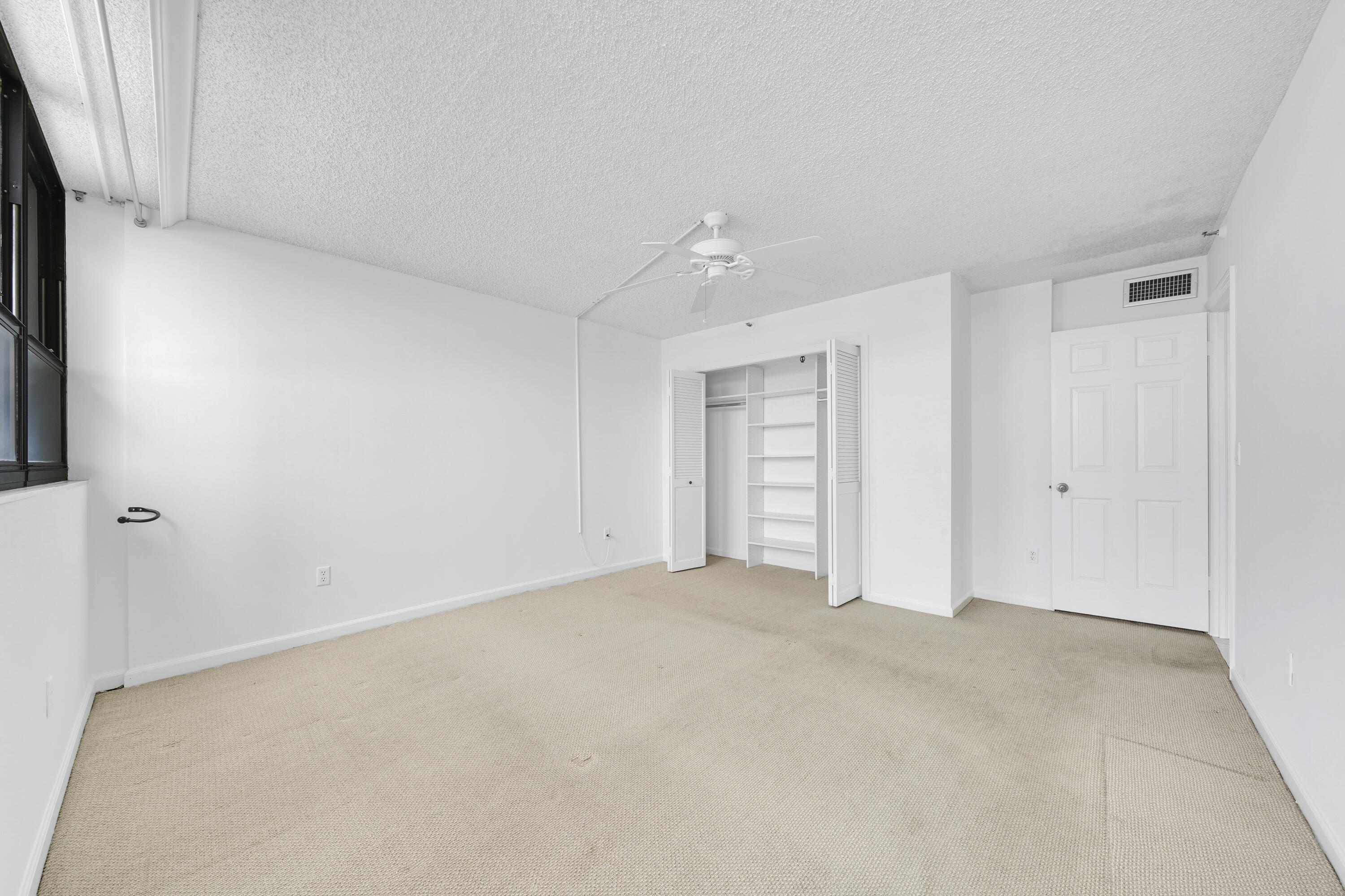 859 Jeffery Street 502