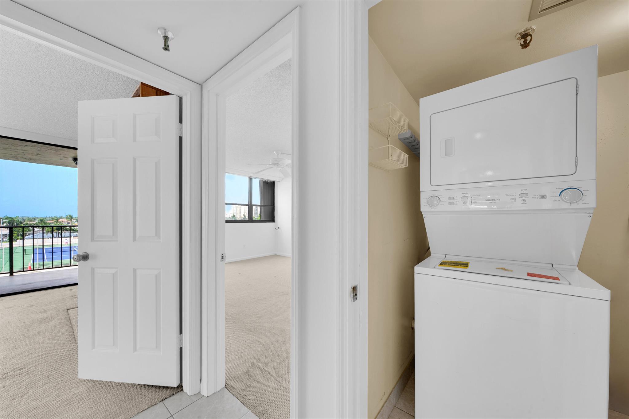 859 Jeffery Street 502