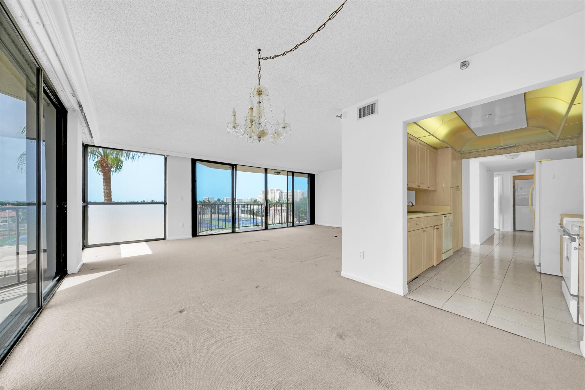 859 Jeffery Street 502