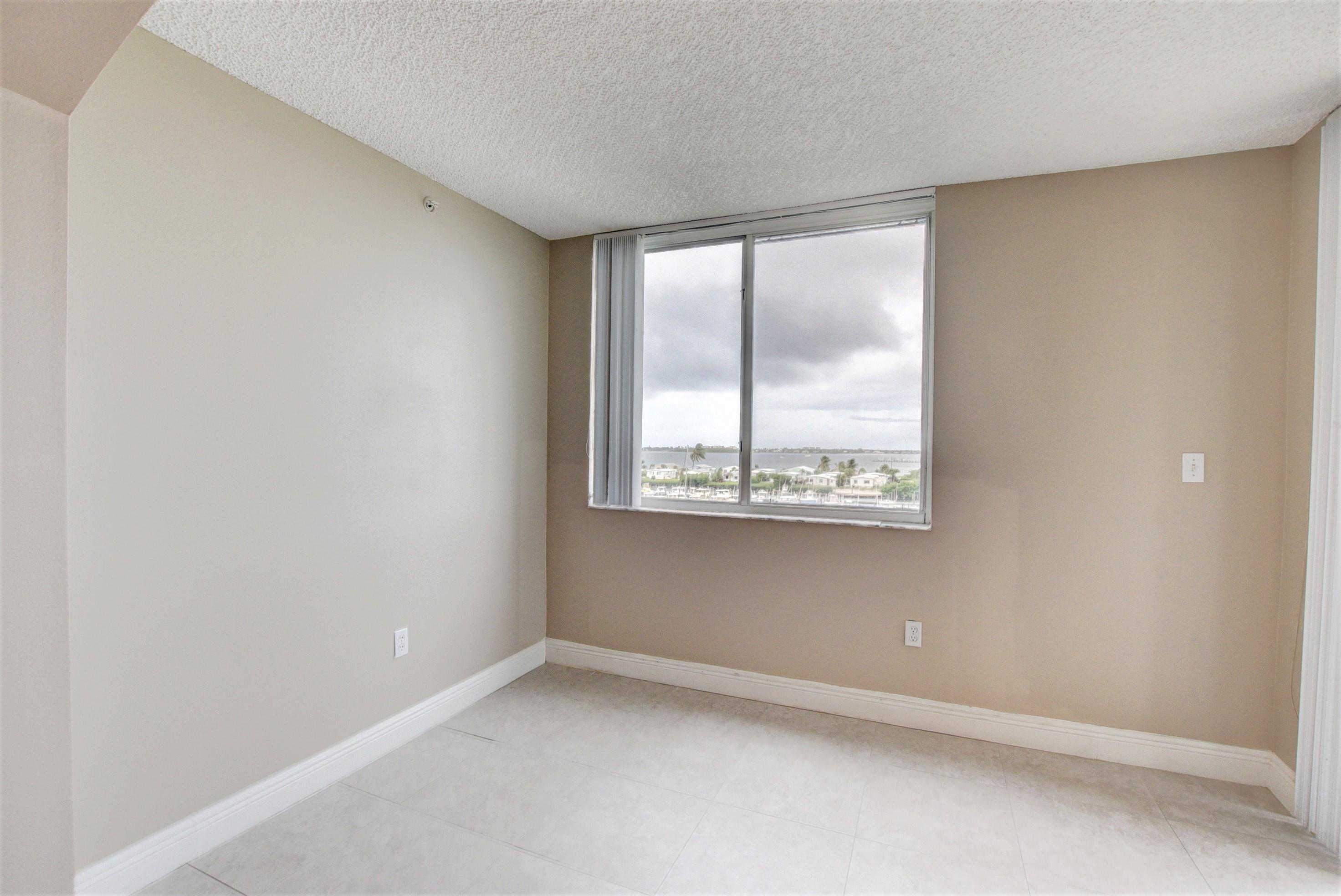 1200 Scotia Drive 508