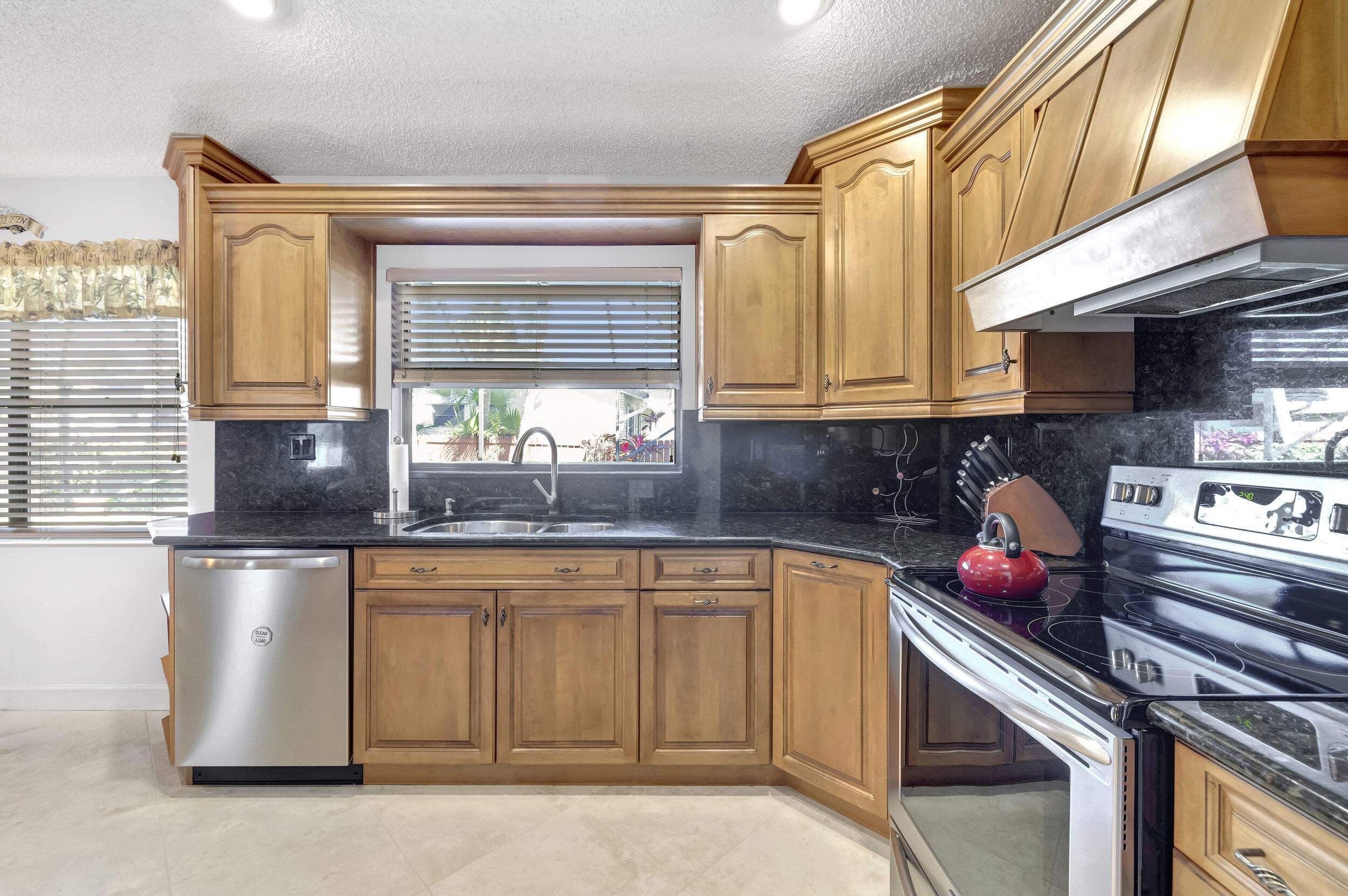 1912 NW 80th Avenue W