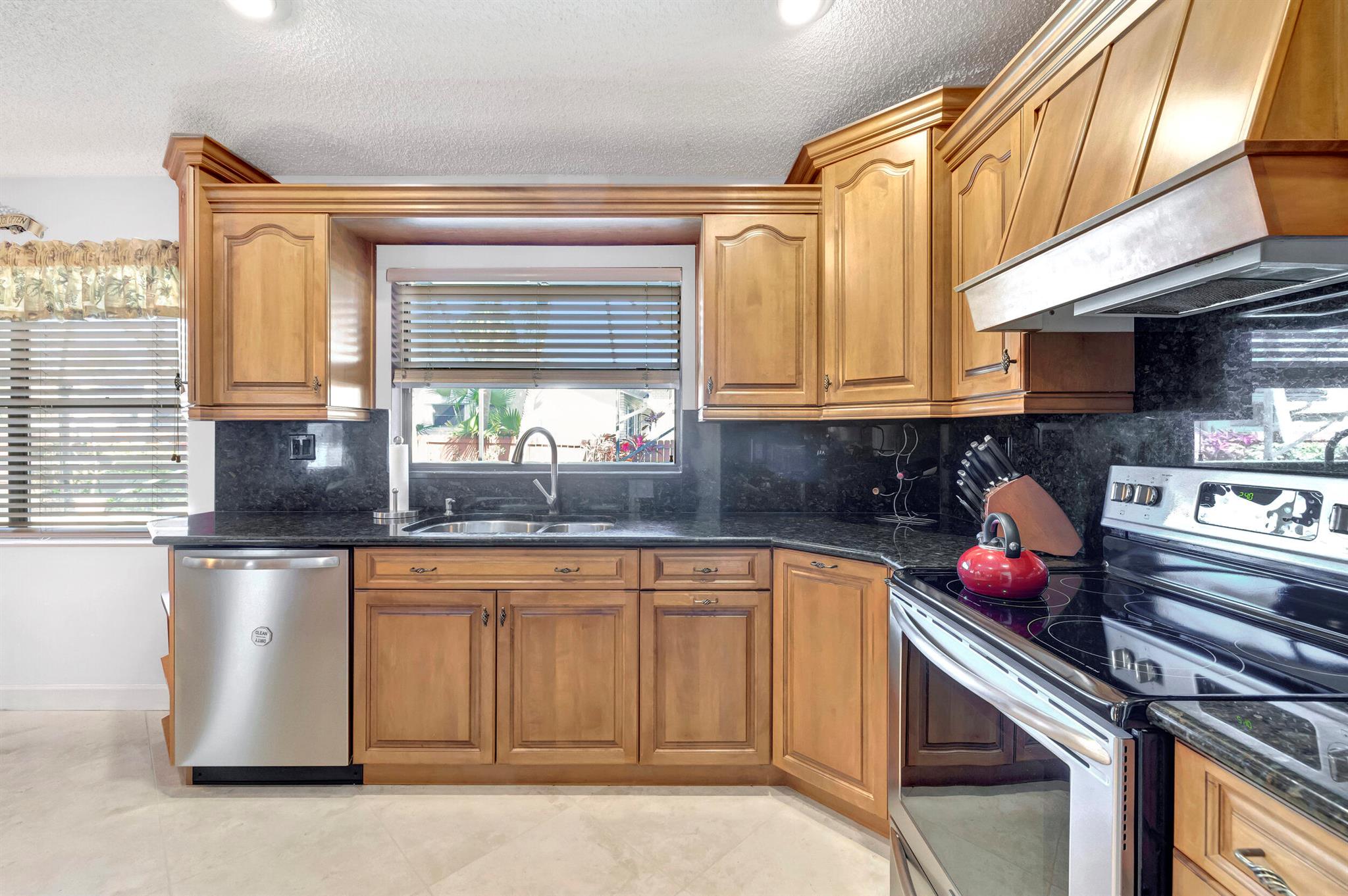 1912 NW 80th Avenue W