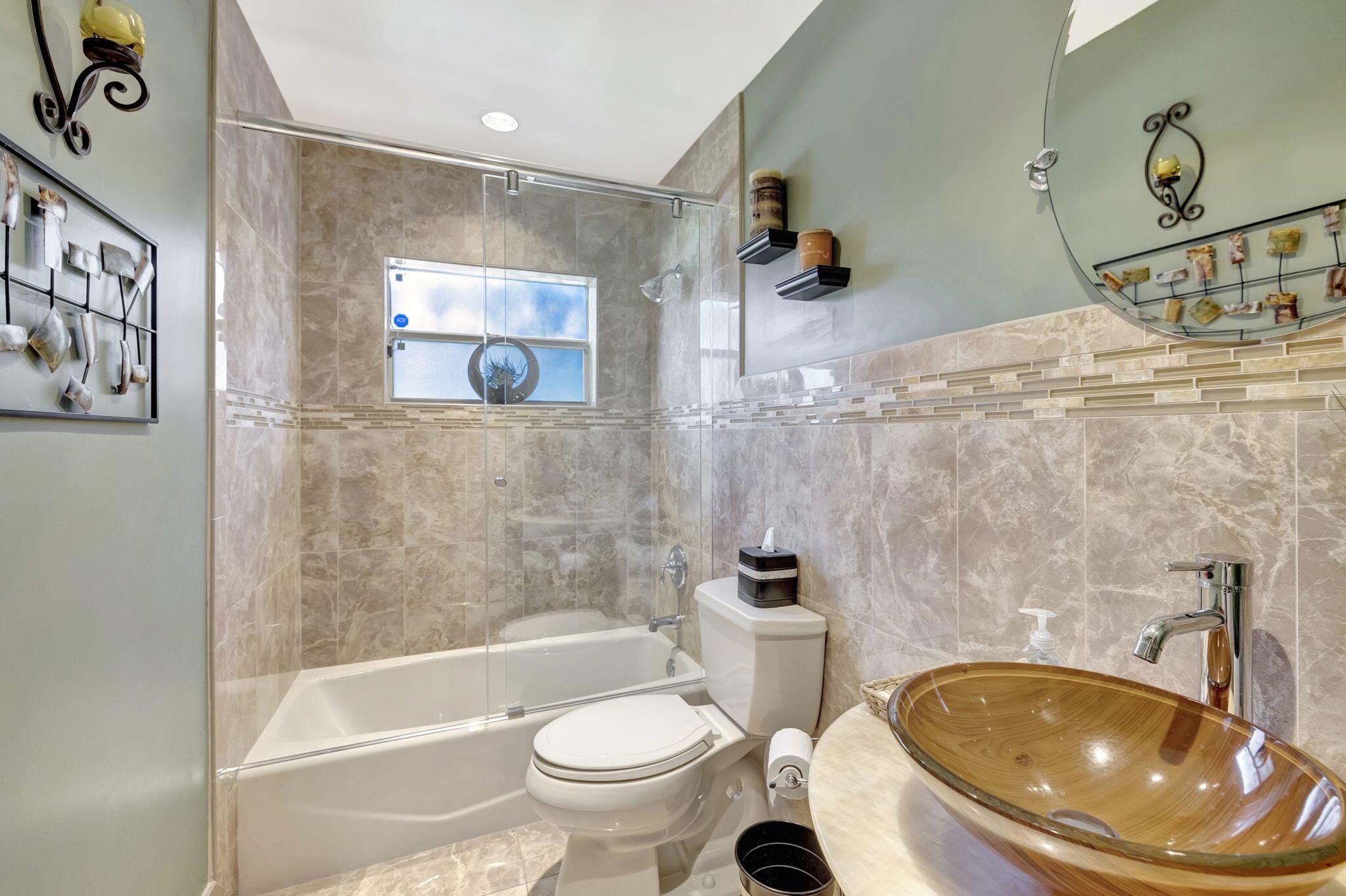 1912 NW 80th Avenue W