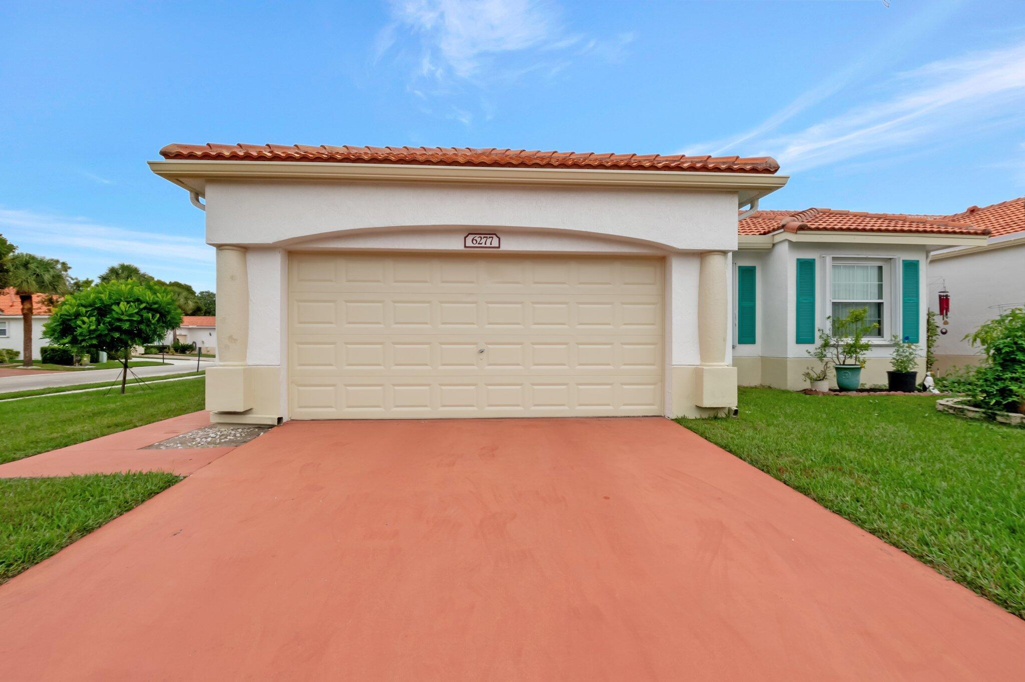 6277 Heliconia Road