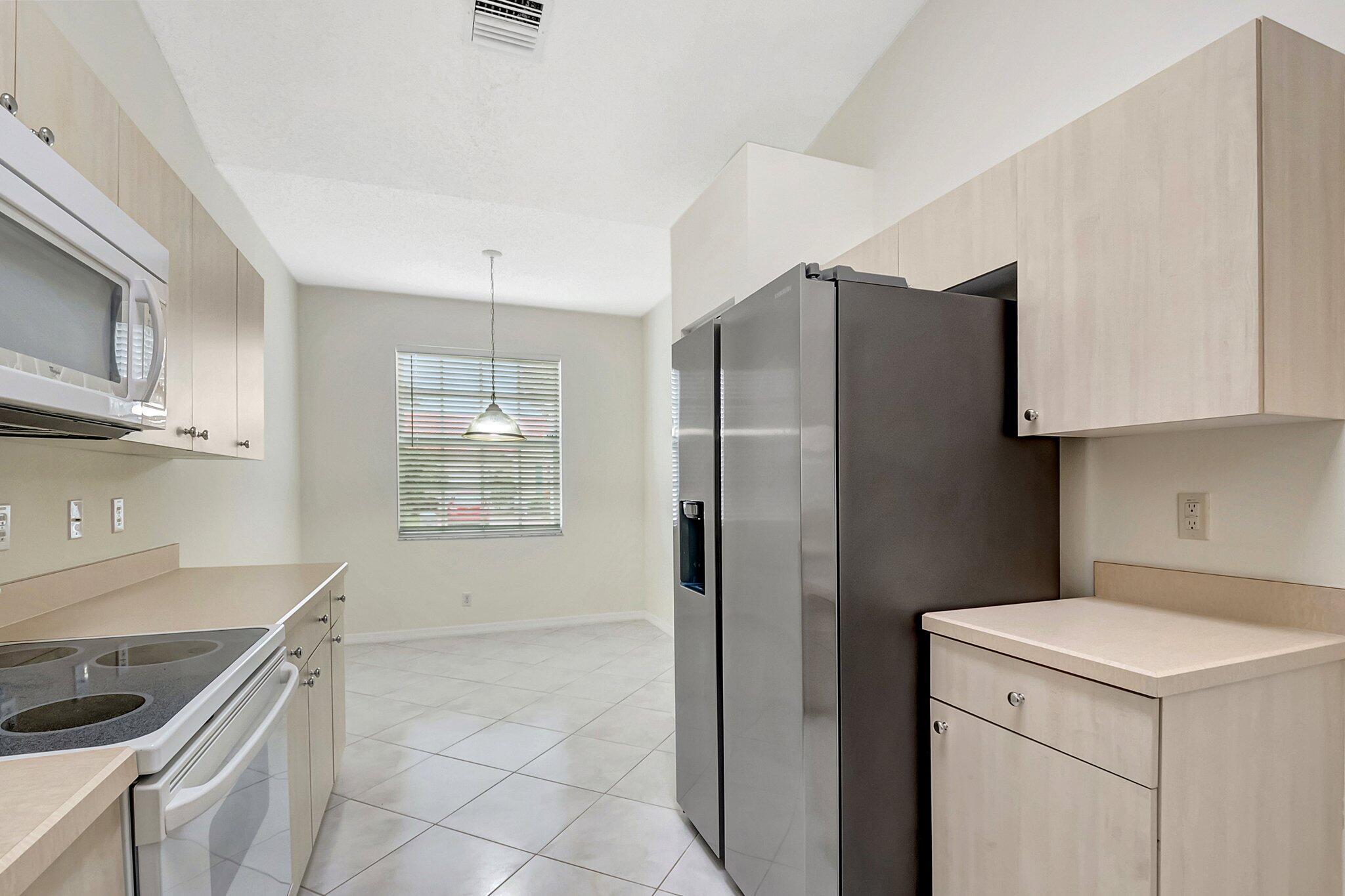 6277 Heliconia Road