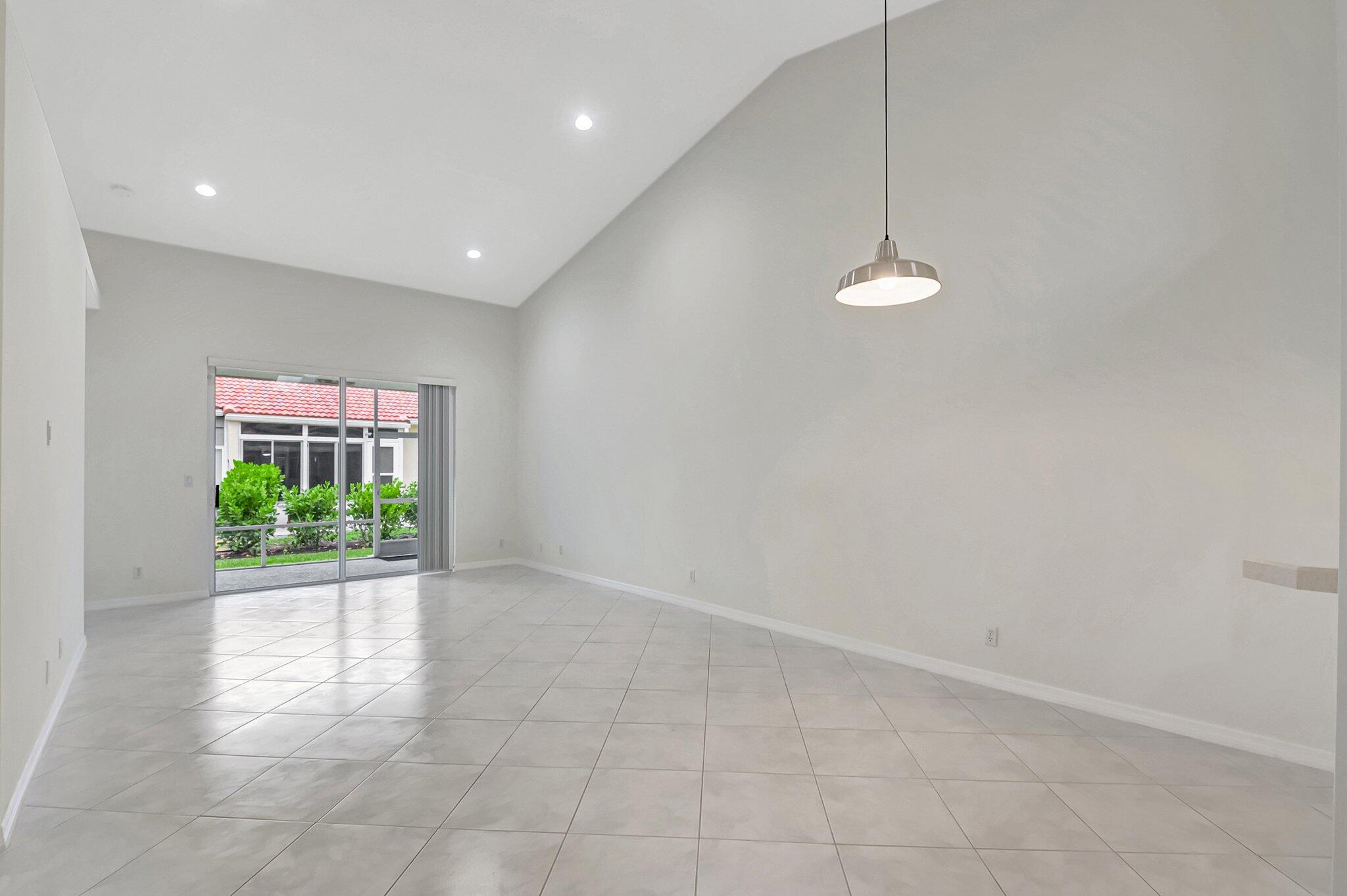 6277 Heliconia Road