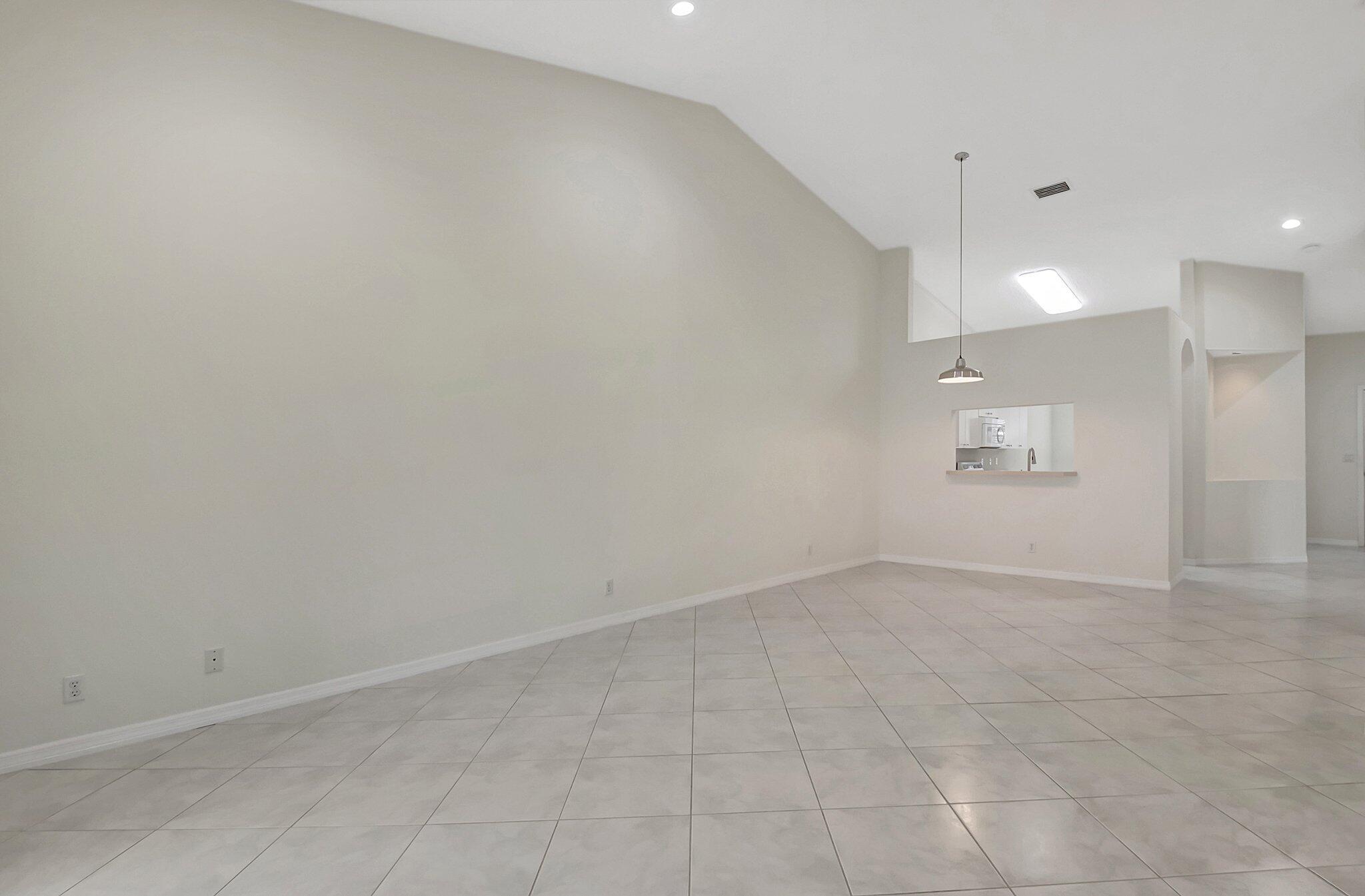 6277 Heliconia Road