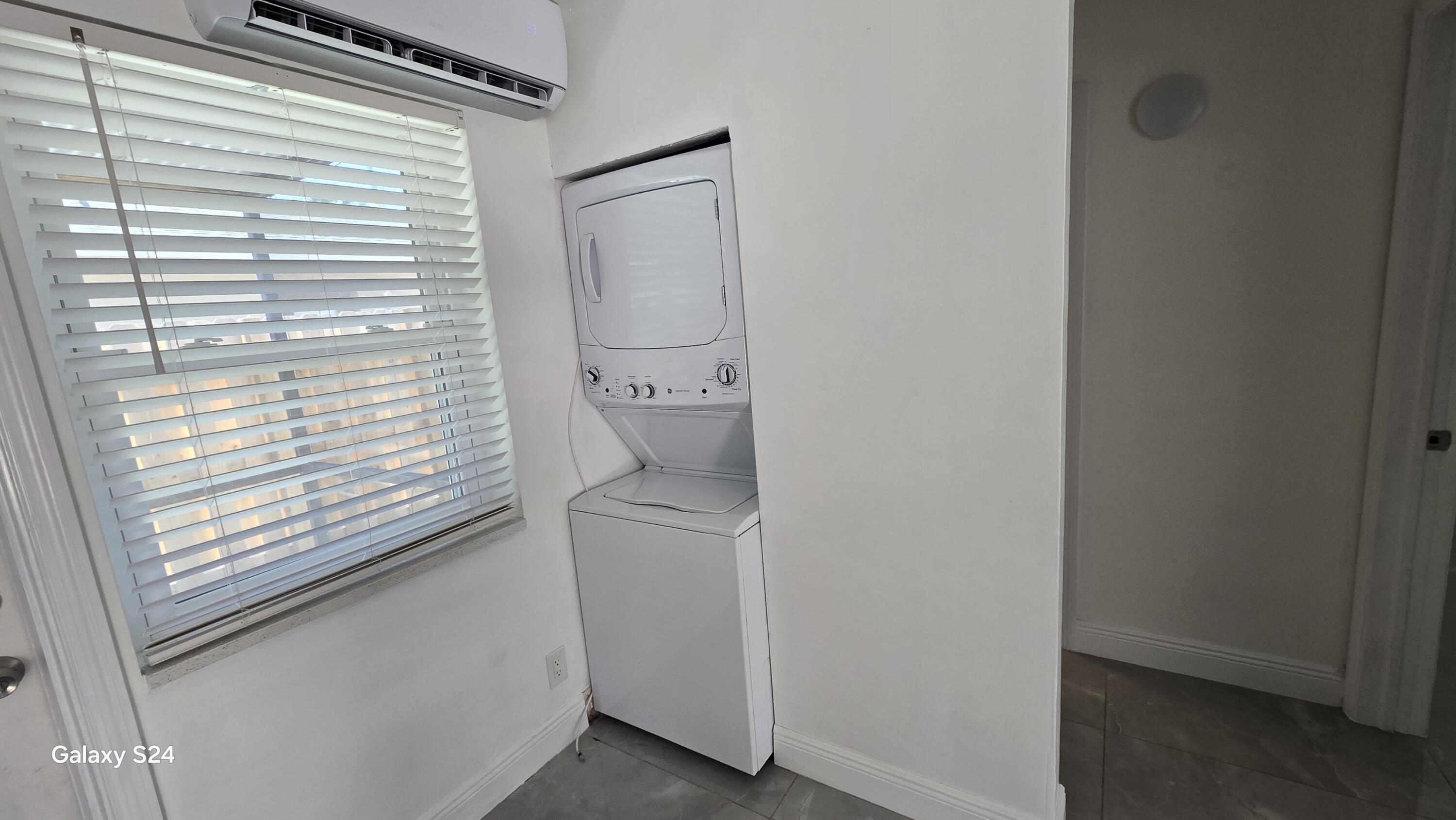 4761 NE 21 Terrace 1