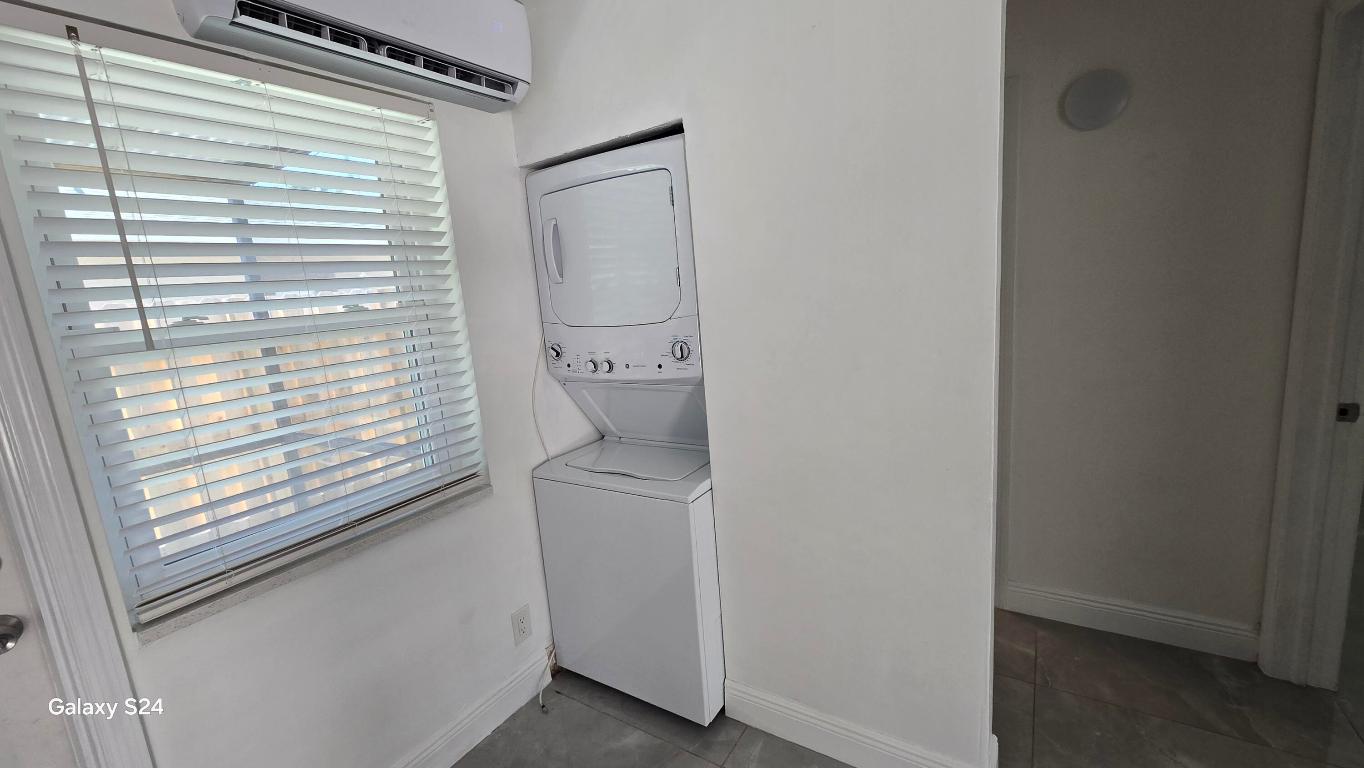 4761 NE 21 Terrace 1