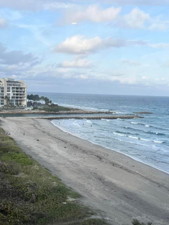 1180 S Ocean Boulevard 8-A