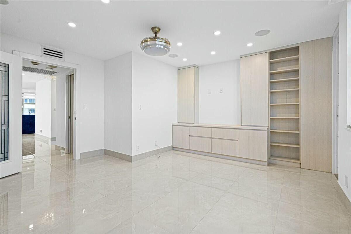 1180 S Ocean Boulevard 8-A