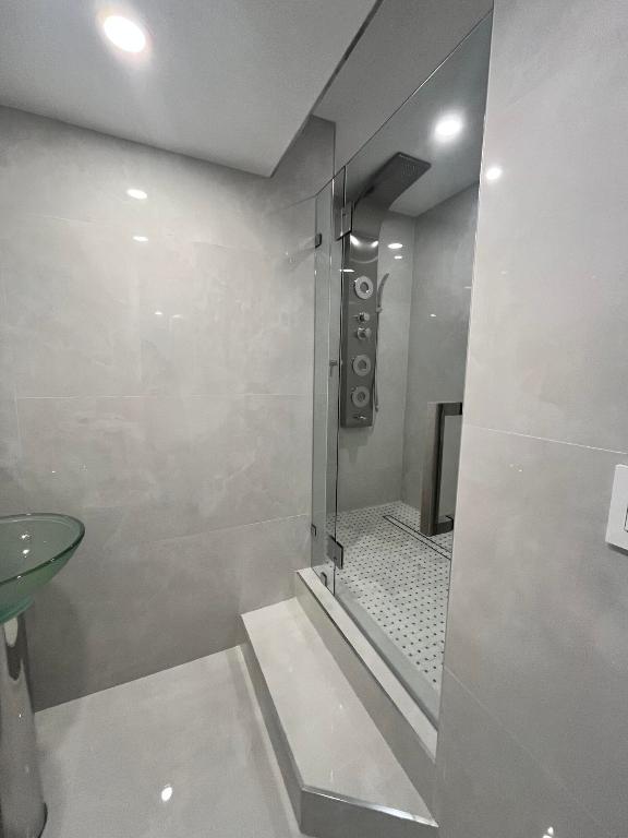 1180 S Ocean Boulevard 8-A