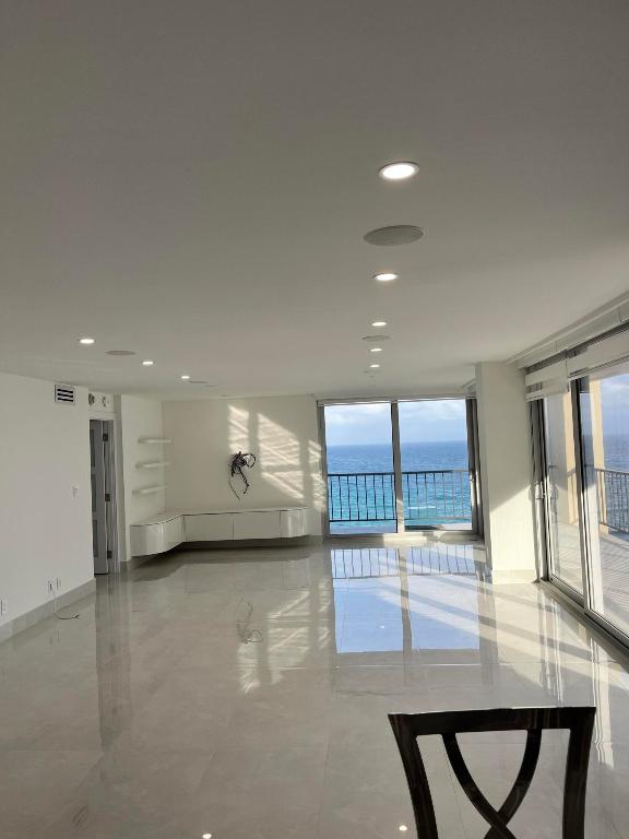 1180 S Ocean Boulevard 8-A