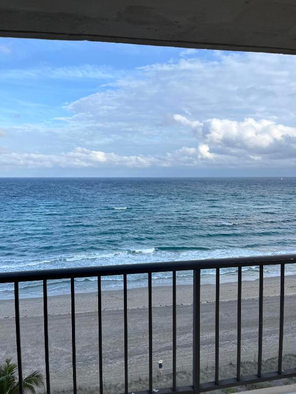 1180 S Ocean Boulevard 8-A