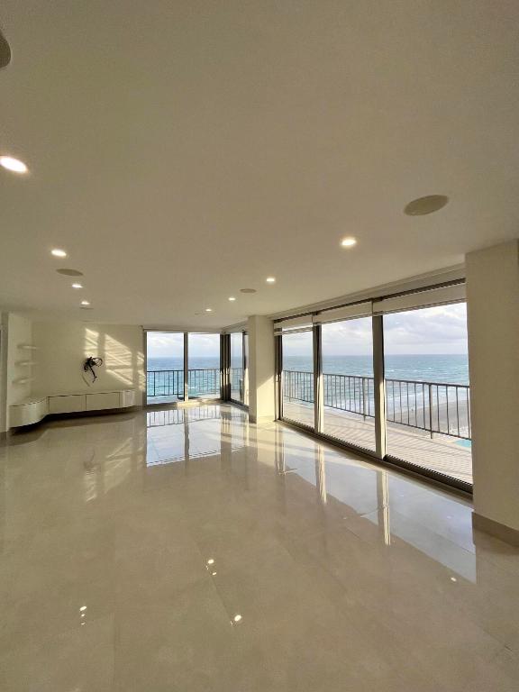 1180 S Ocean Boulevard 8-A