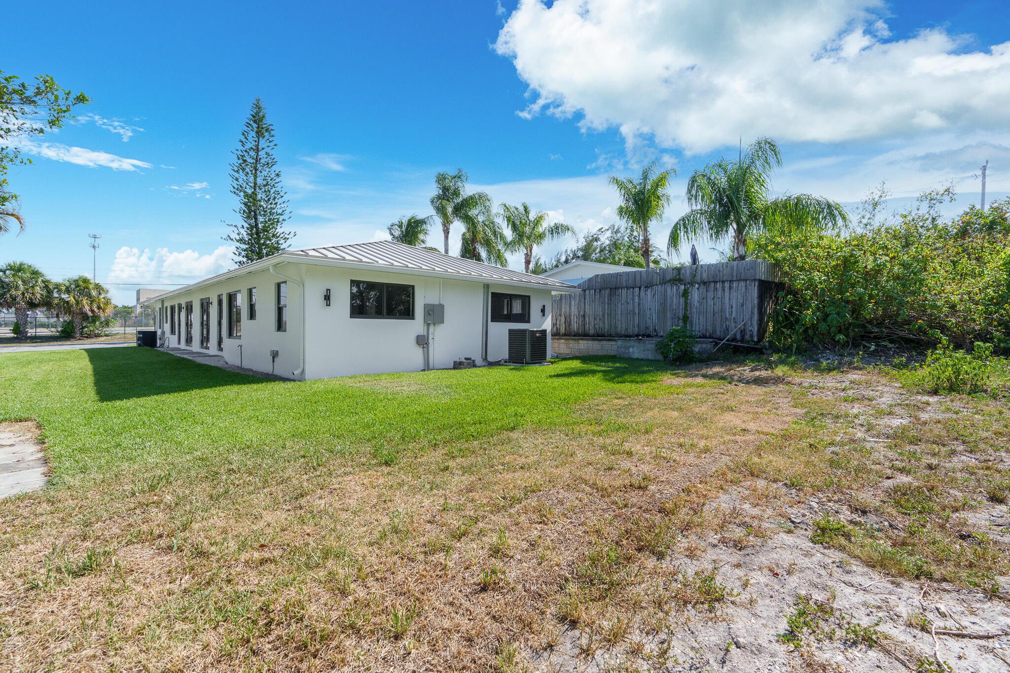 305 De Carie Street