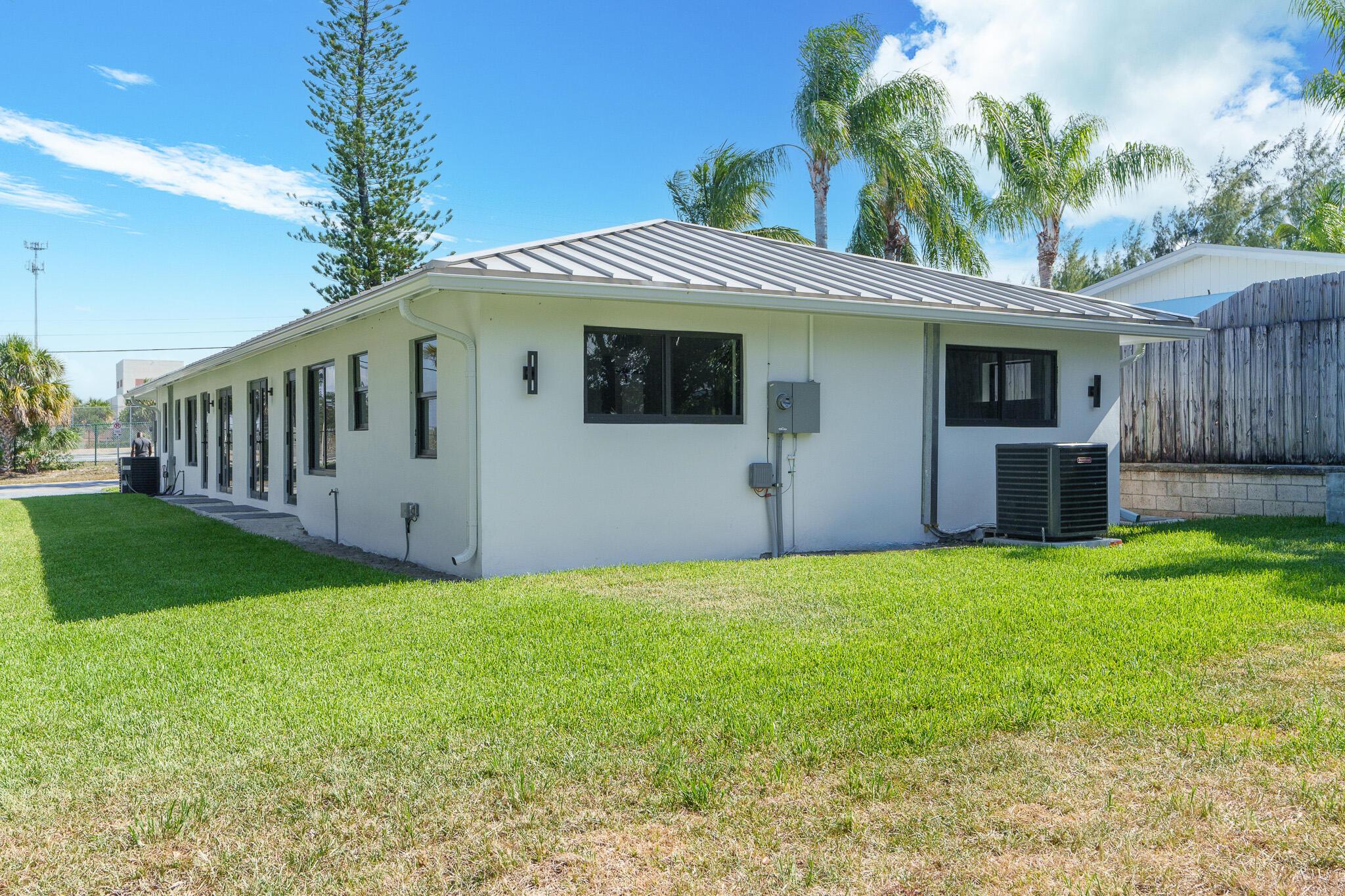 305 De Carie Street