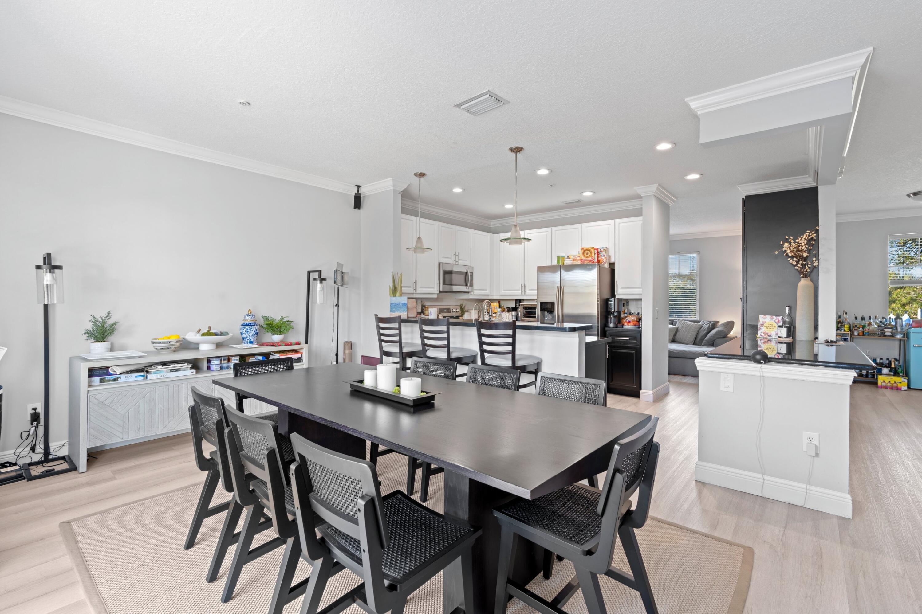 559 NW 35th Place