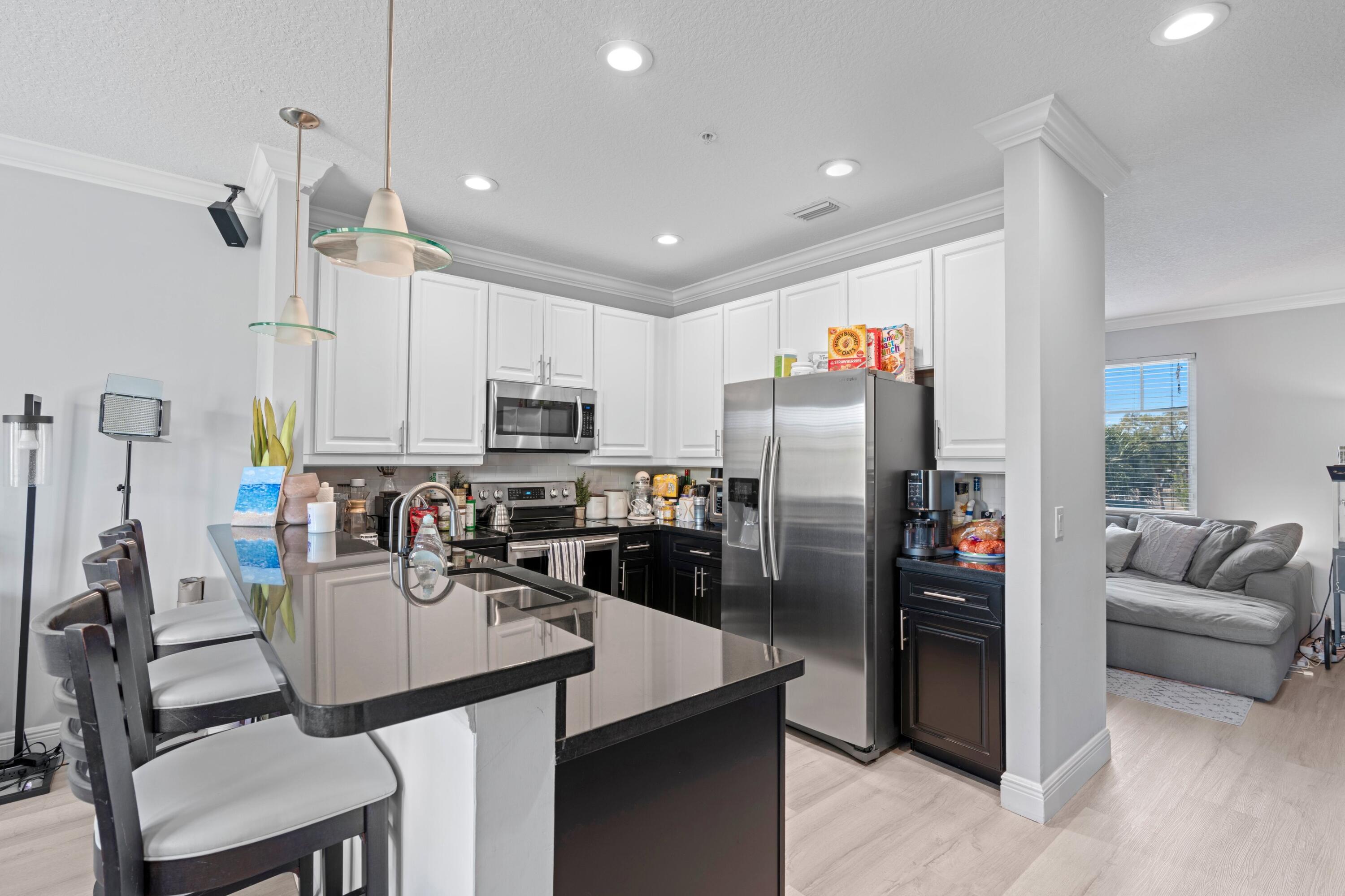 559 NW 35th Place