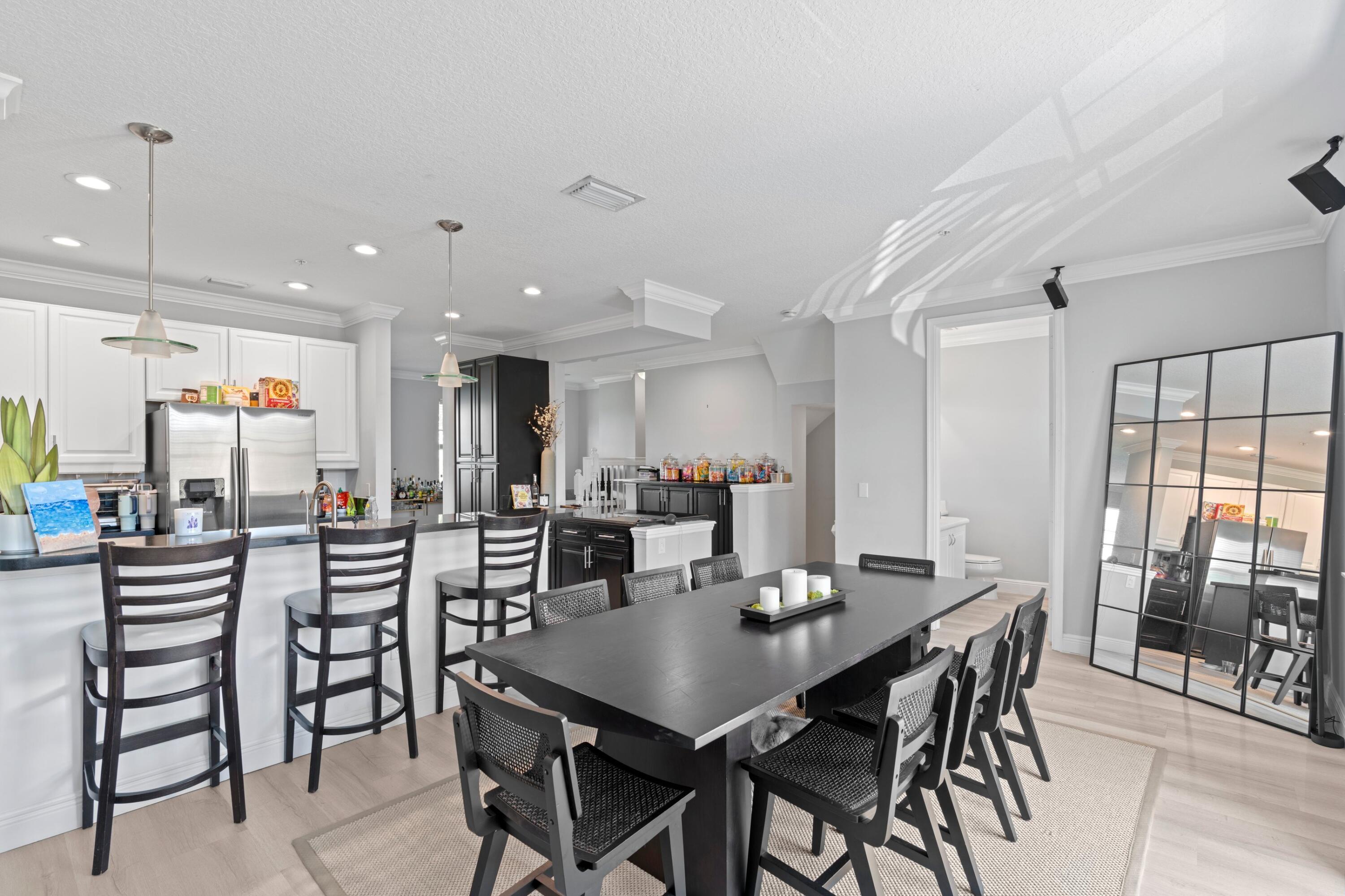 559 NW 35th Place