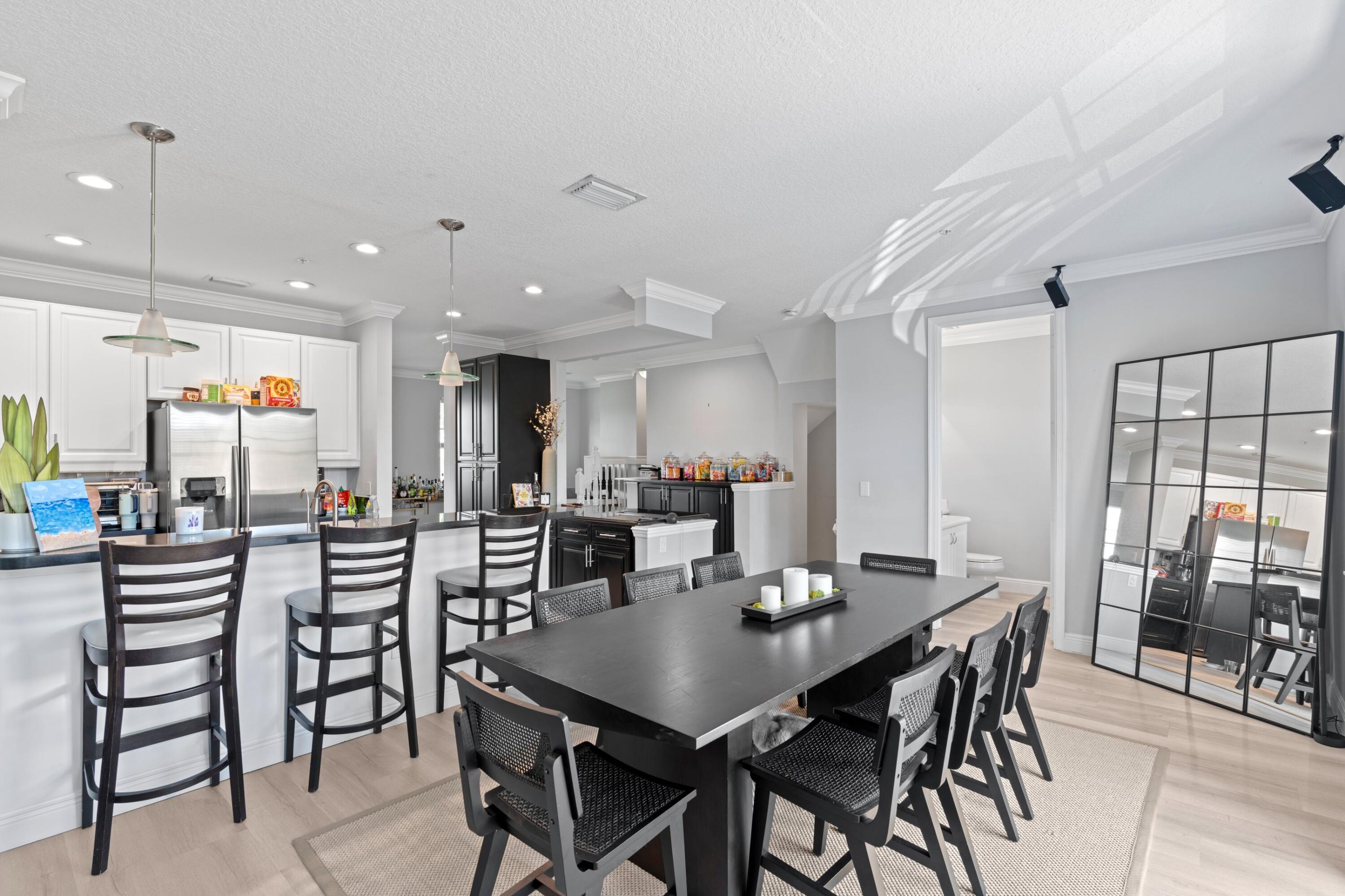 559 NW 35th Place