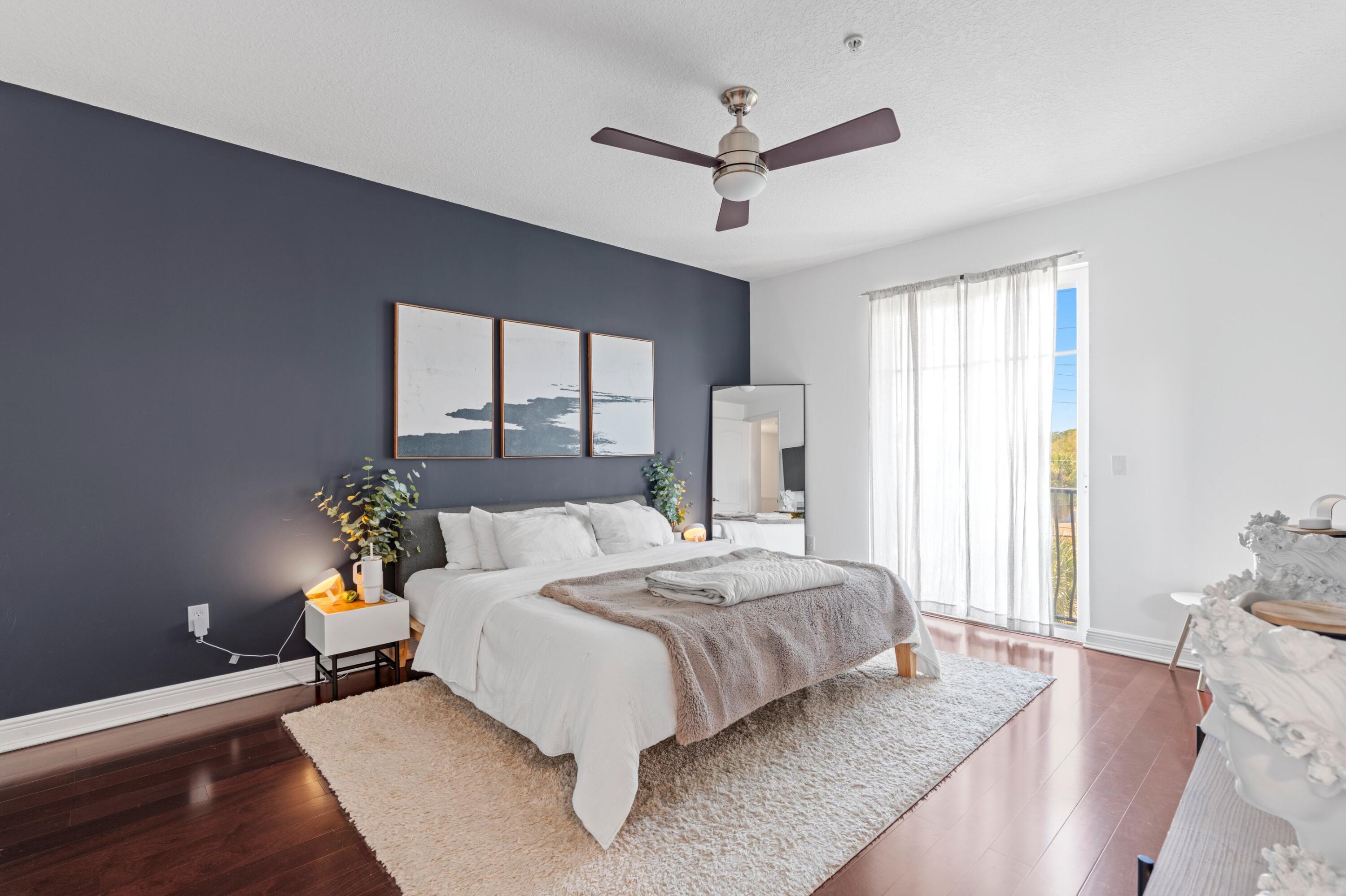 559 NW 35th Place