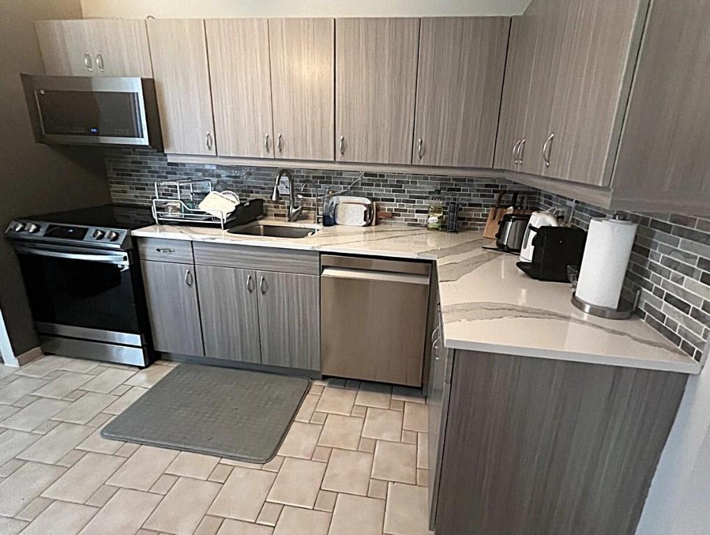 1629 Riverview Road 221