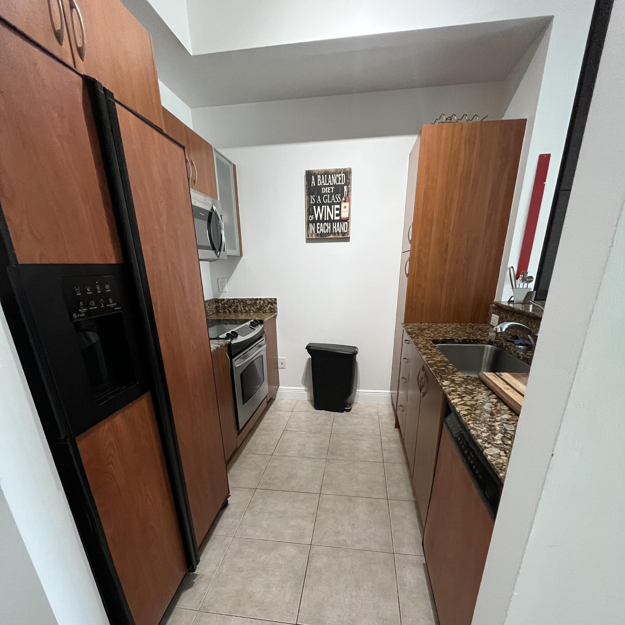 233 S Federal Highway Uph16