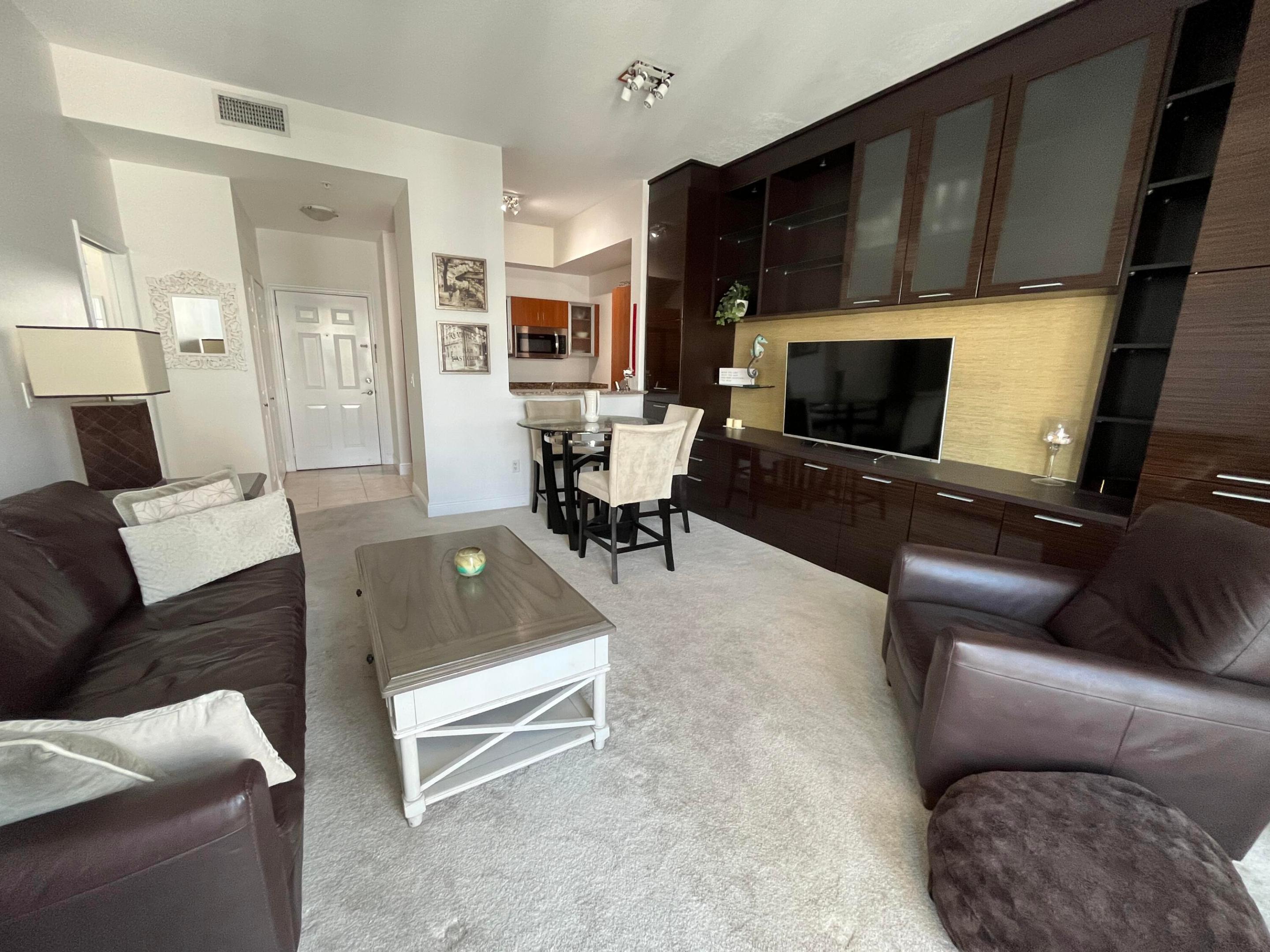 233 S Federal Highway Uph16