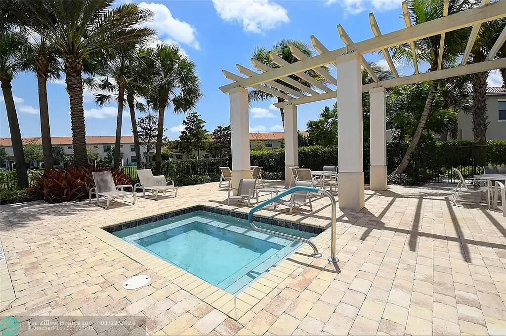 9486 Glider Way