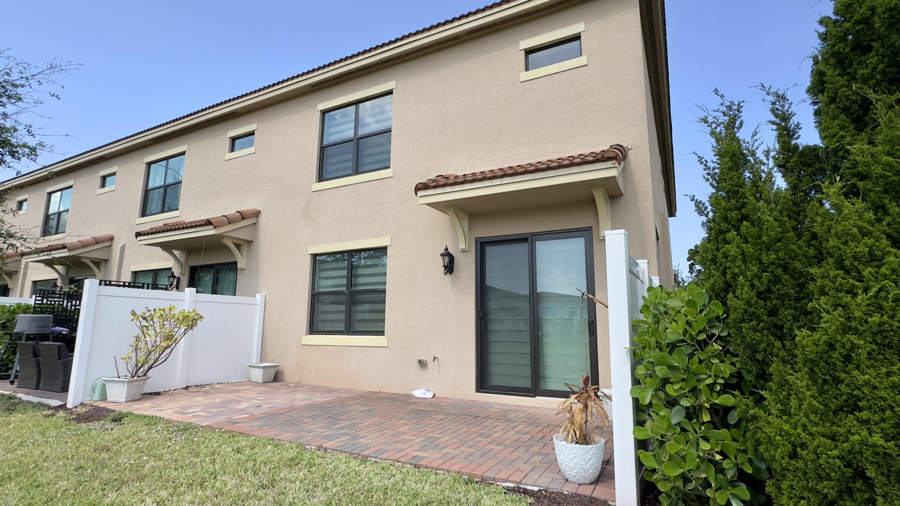 9486 Glider Way