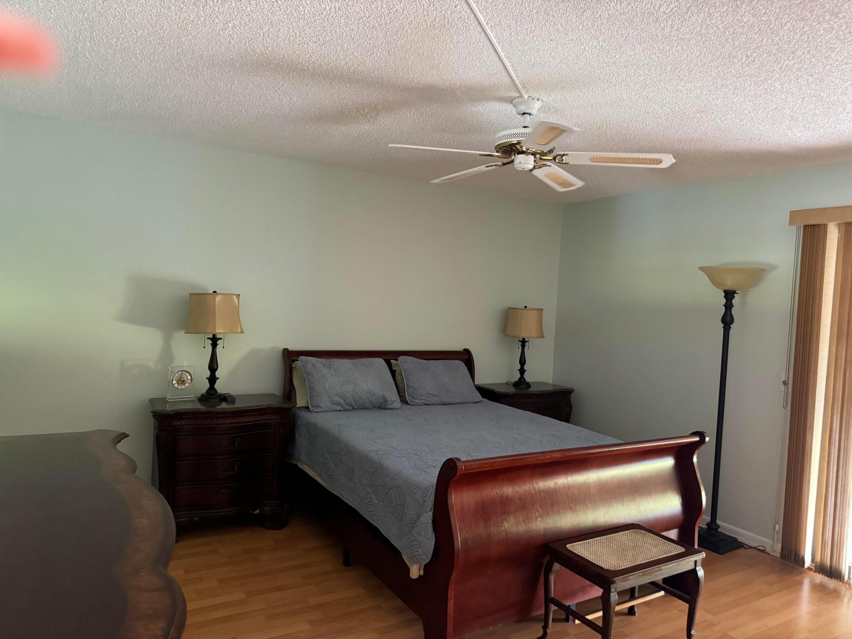 2048 Rexford C