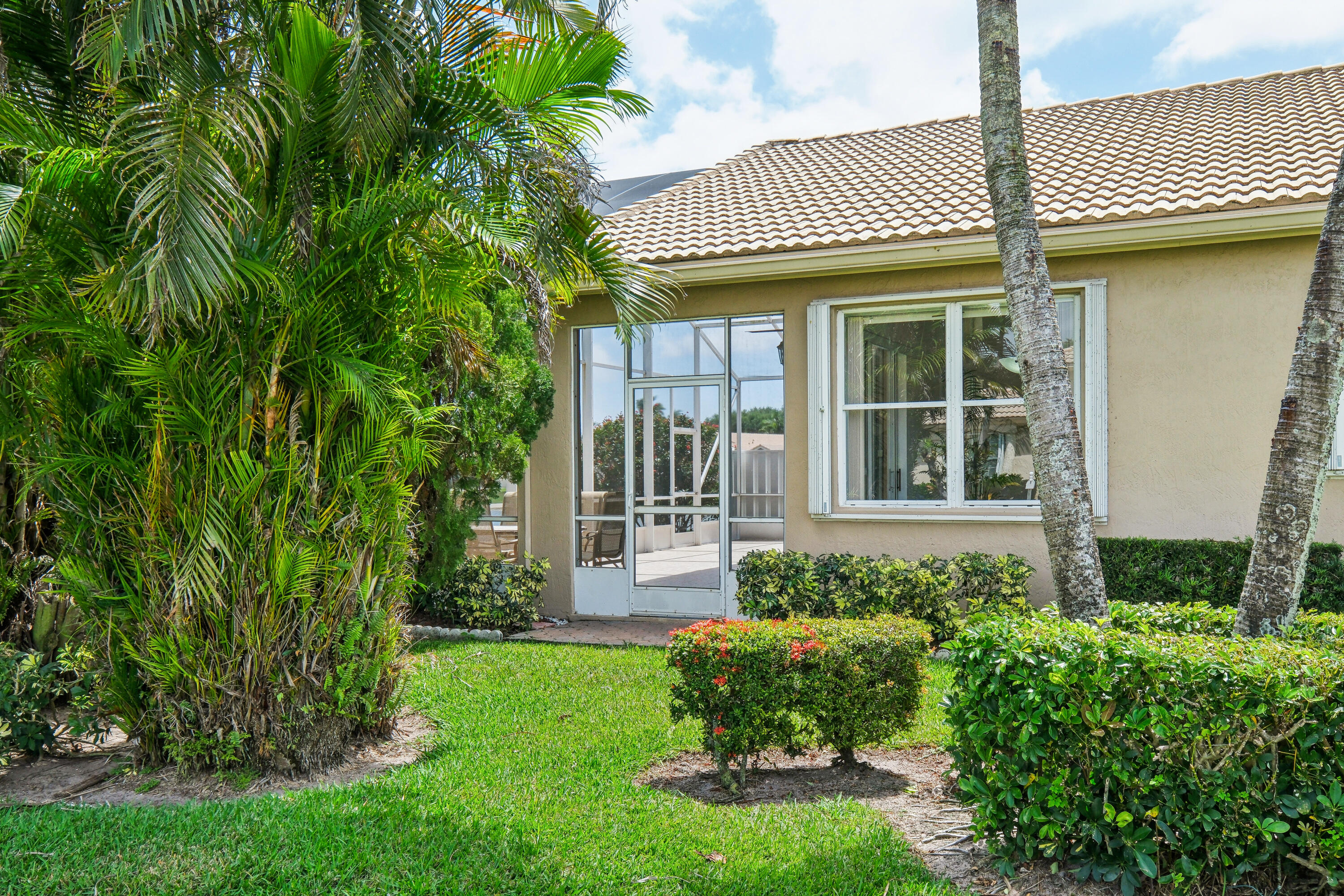 6377 N Westchester Club Drive N
