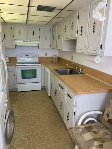 1905 NW 18th Street 101