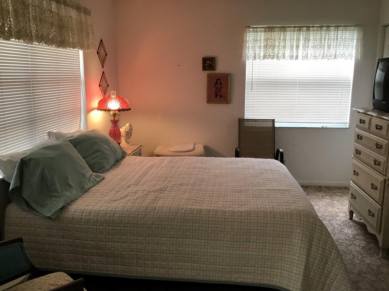 1905 NW 18th Street 101