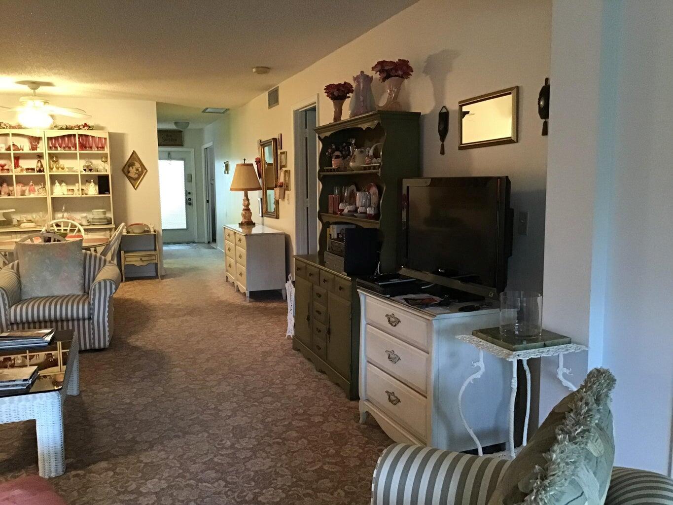 1905 NW 18th Street 101