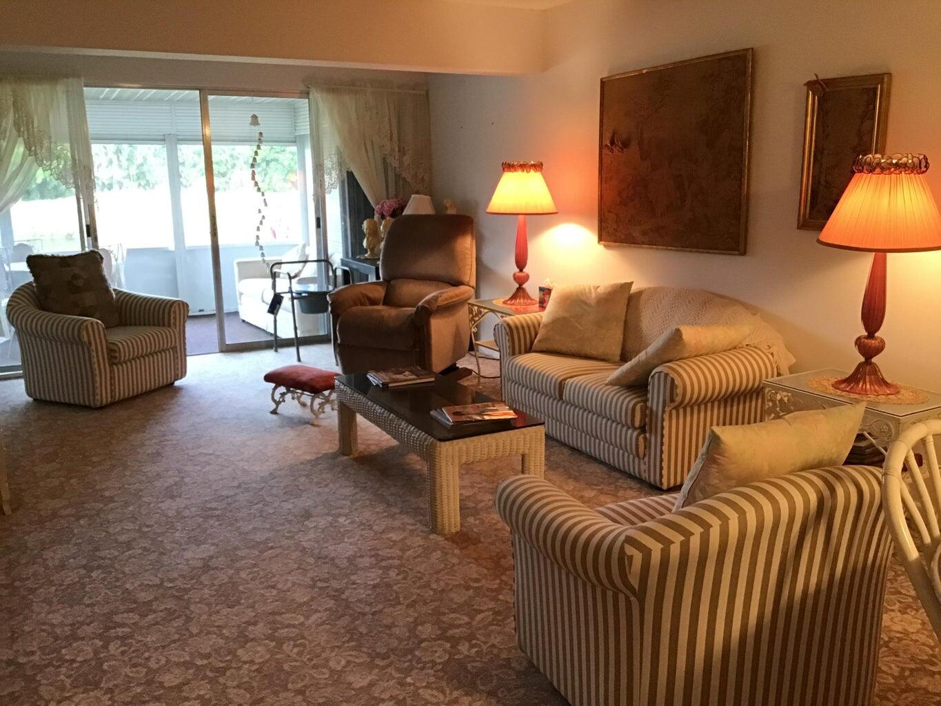 1905 NW 18th Street 101