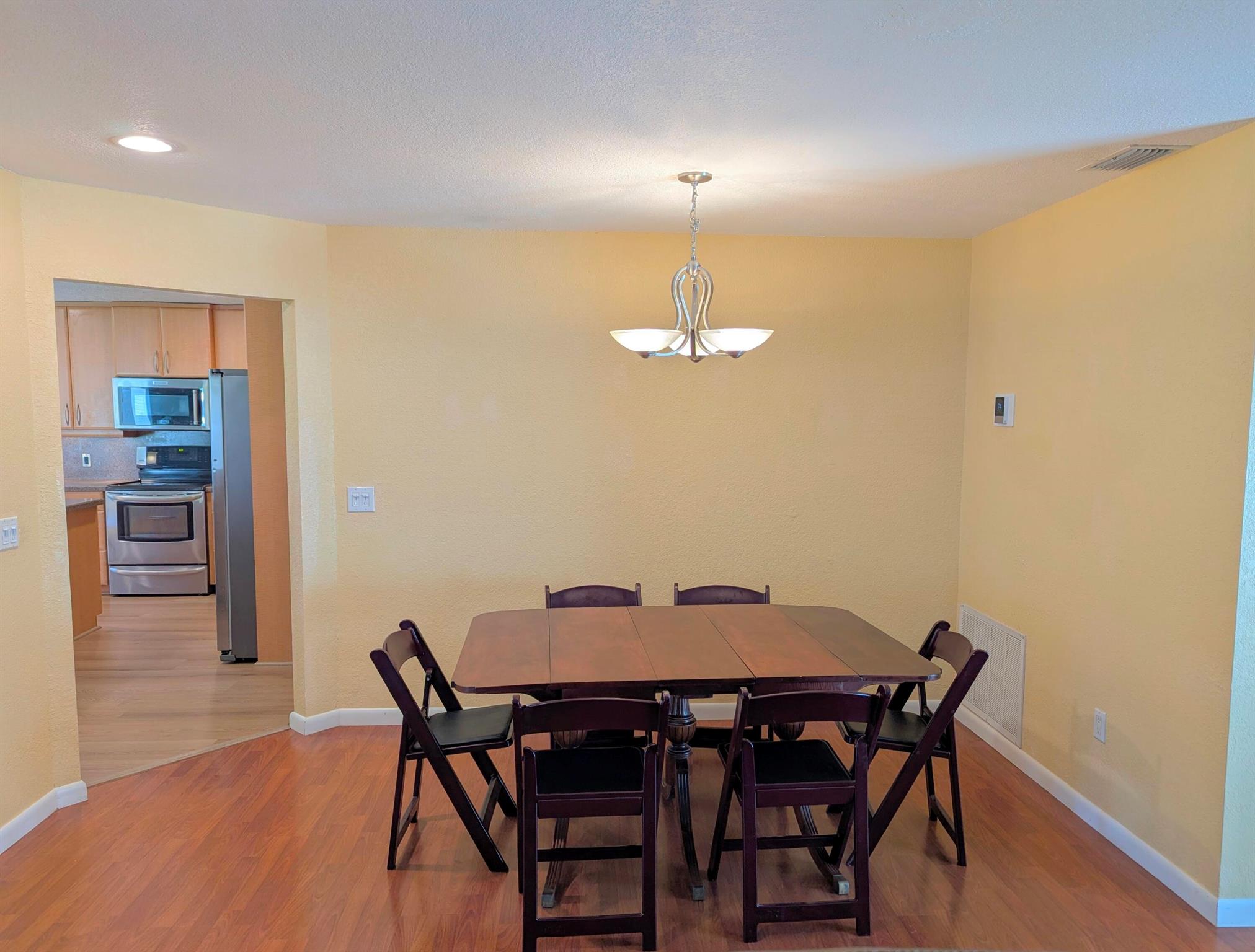 22556 Lanyard Street