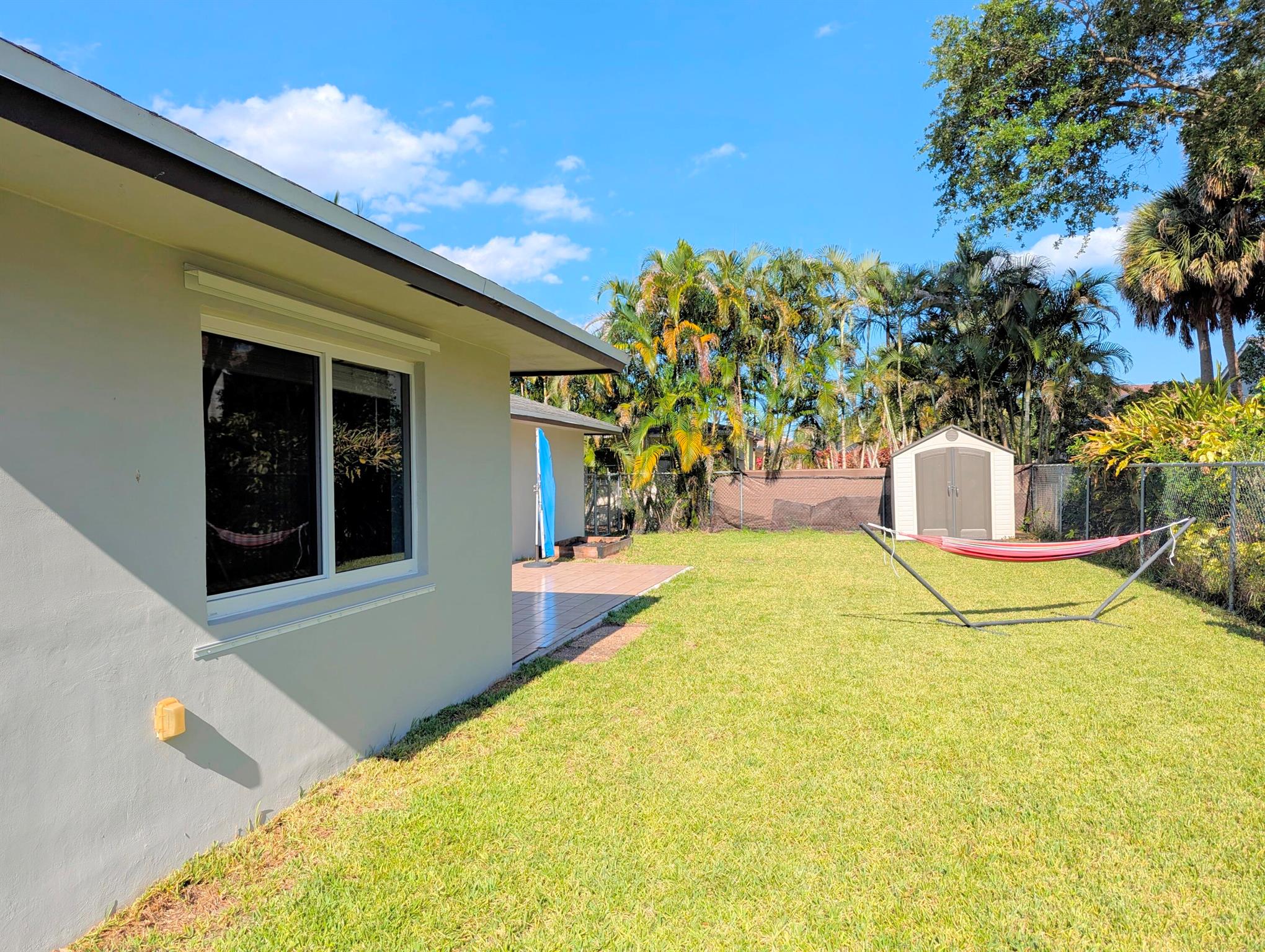 22556 Lanyard Street