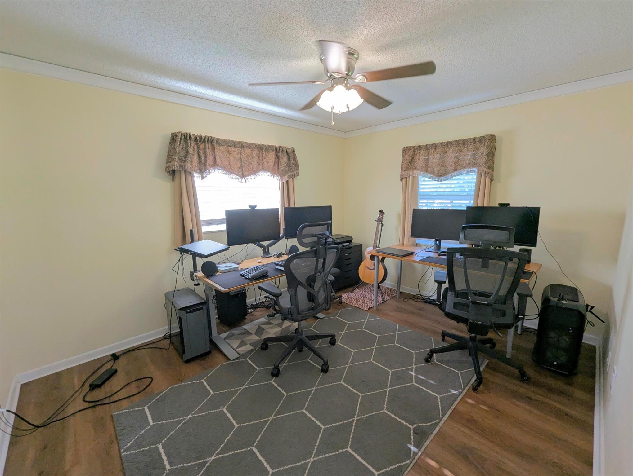 22556 Lanyard Street