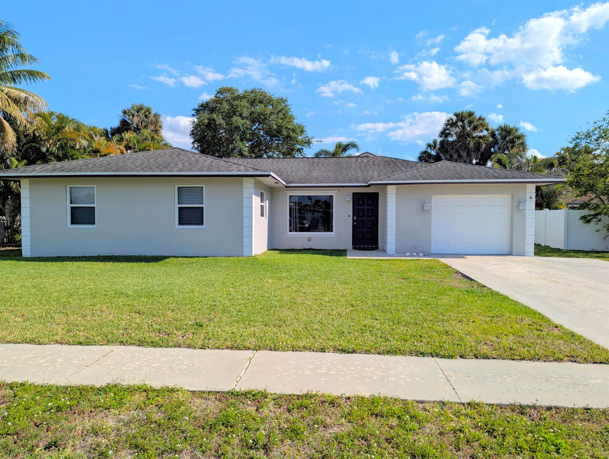 22556 Lanyard Street