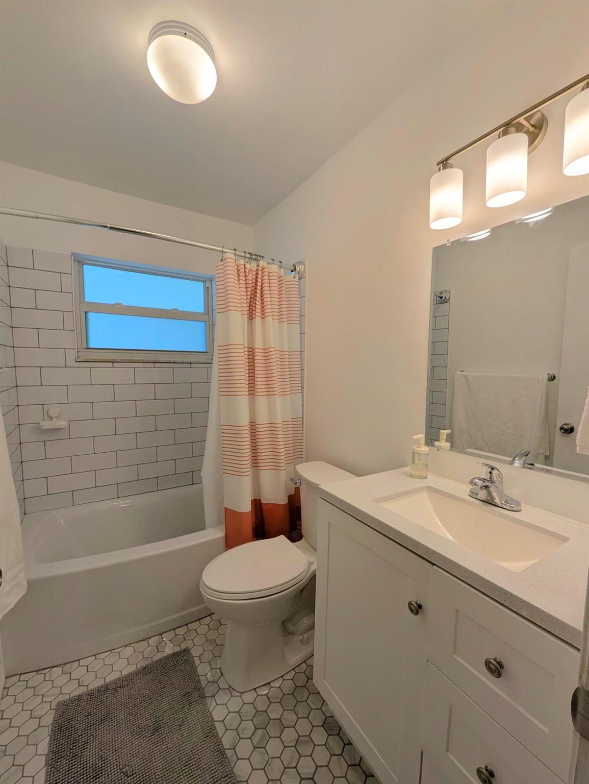 22556 Lanyard Street