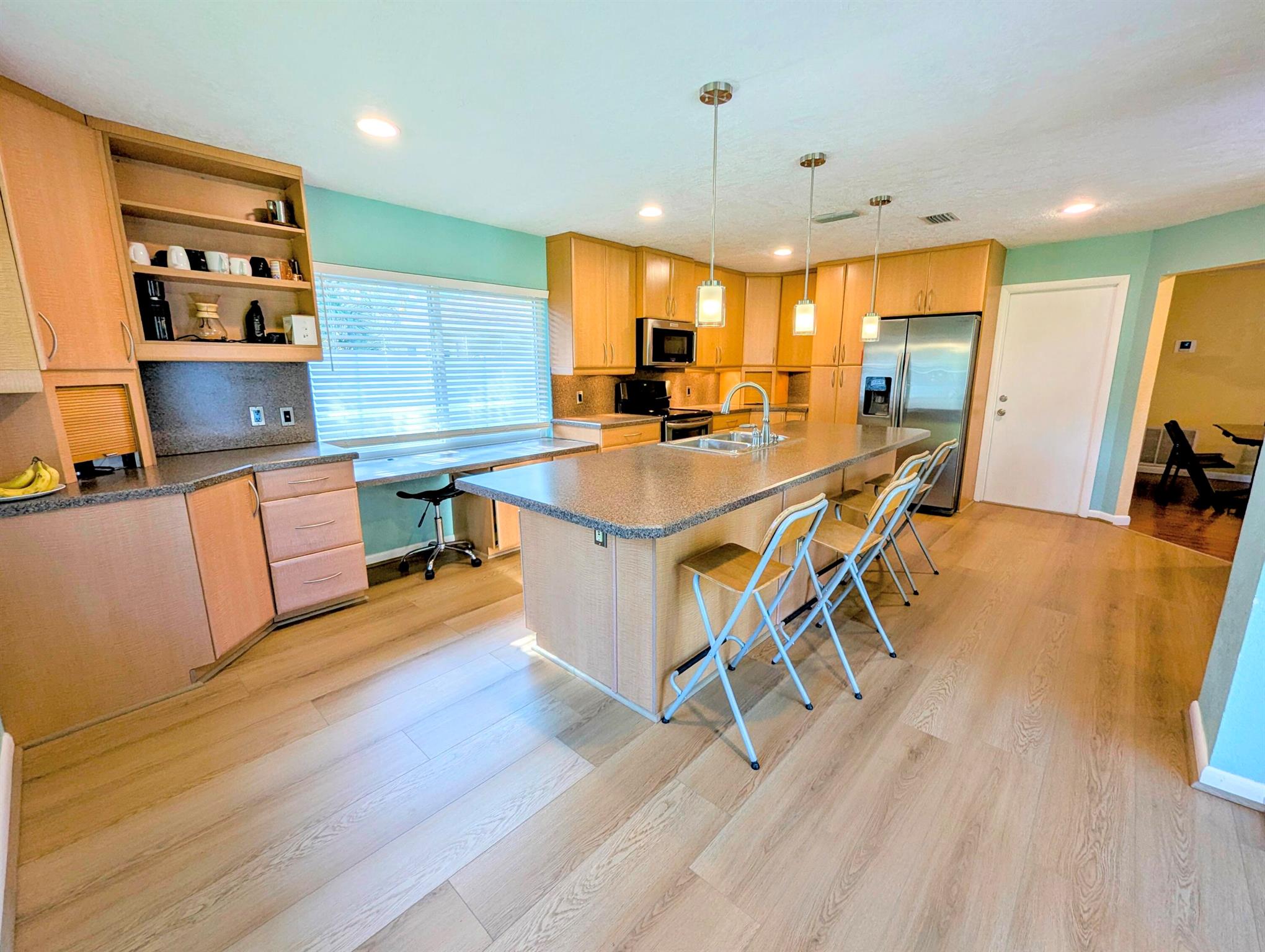 22556 Lanyard Street