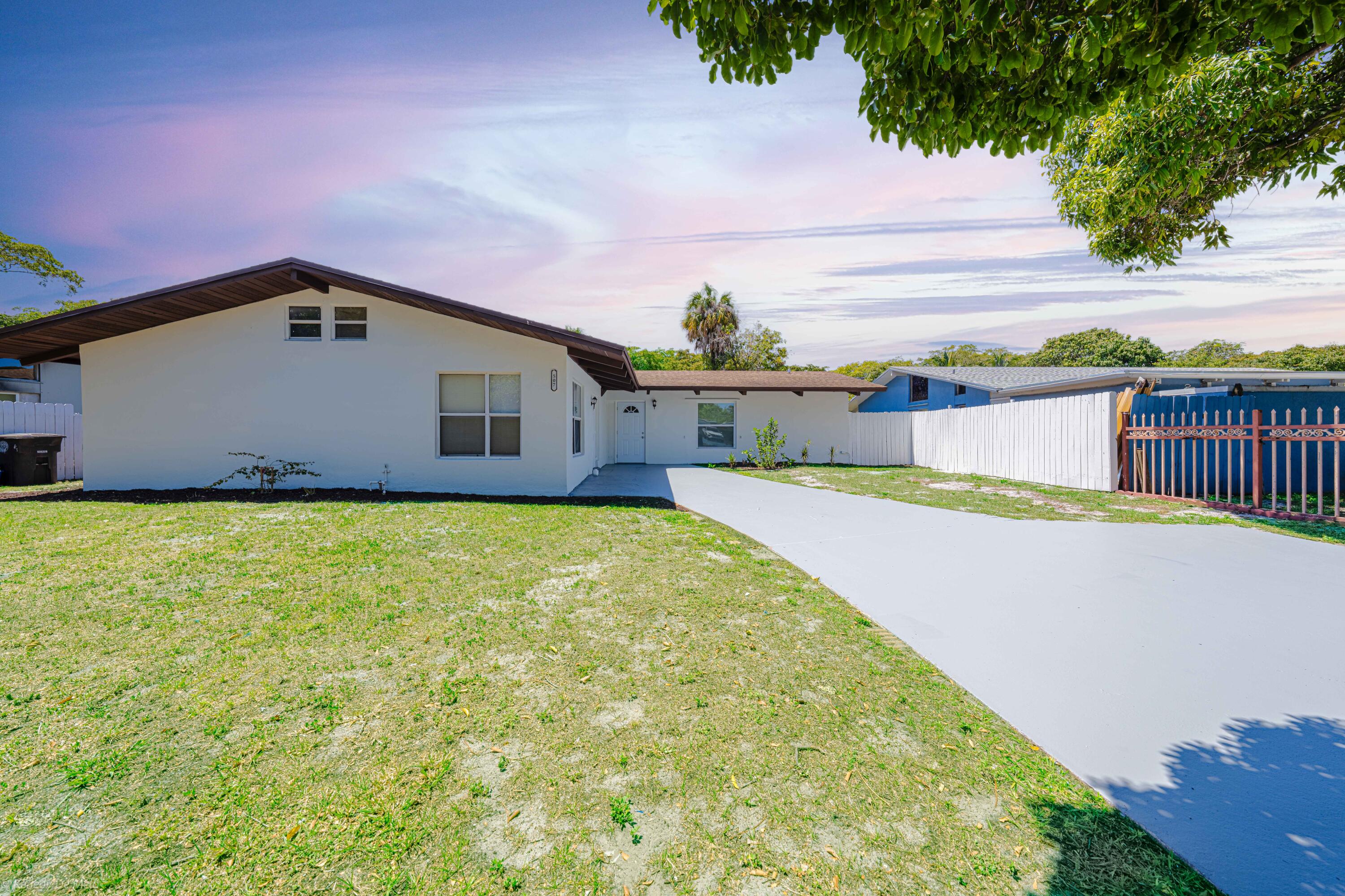 507 Ontario Place, West Palm Beach