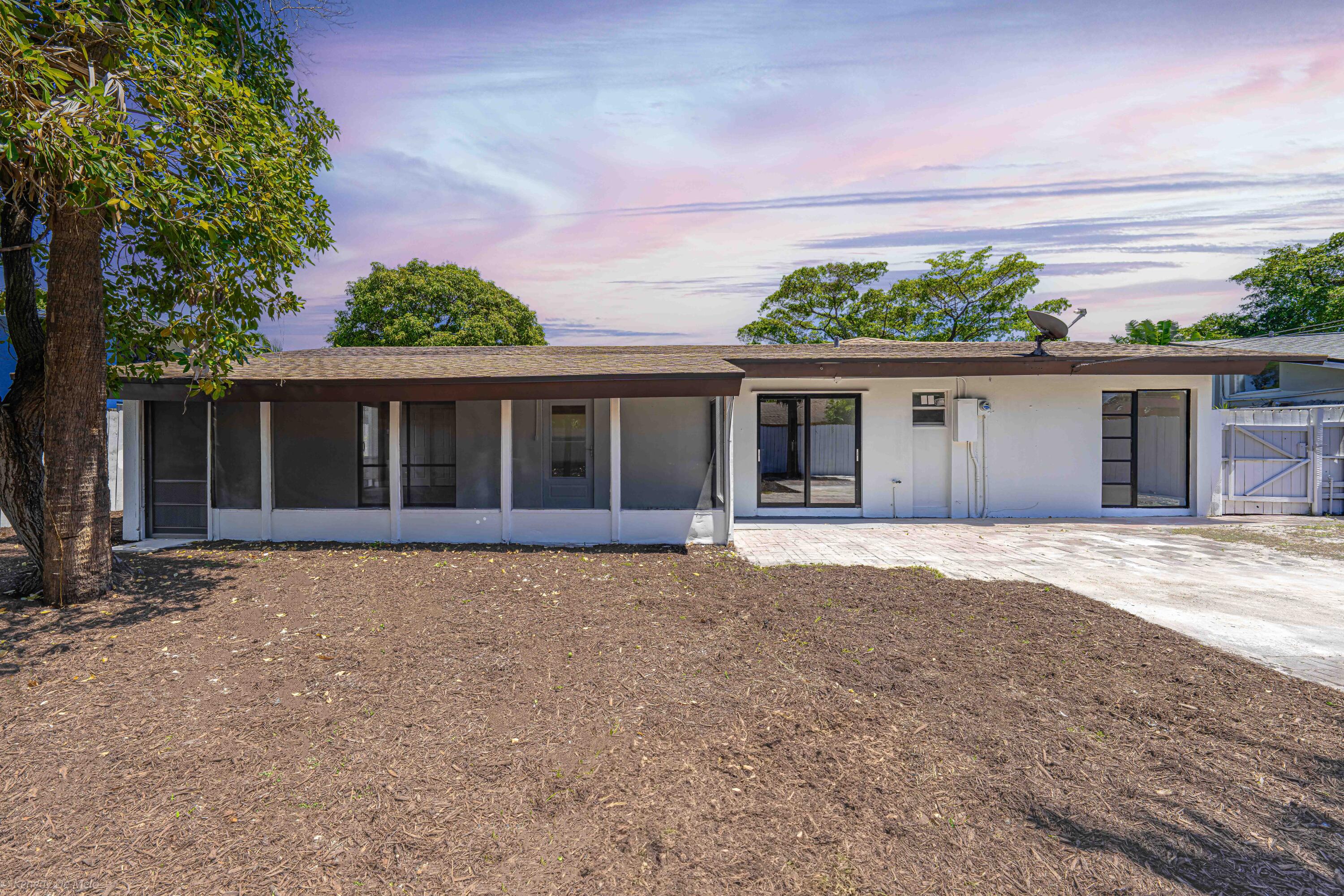 507 Ontario Place, West Palm Beach