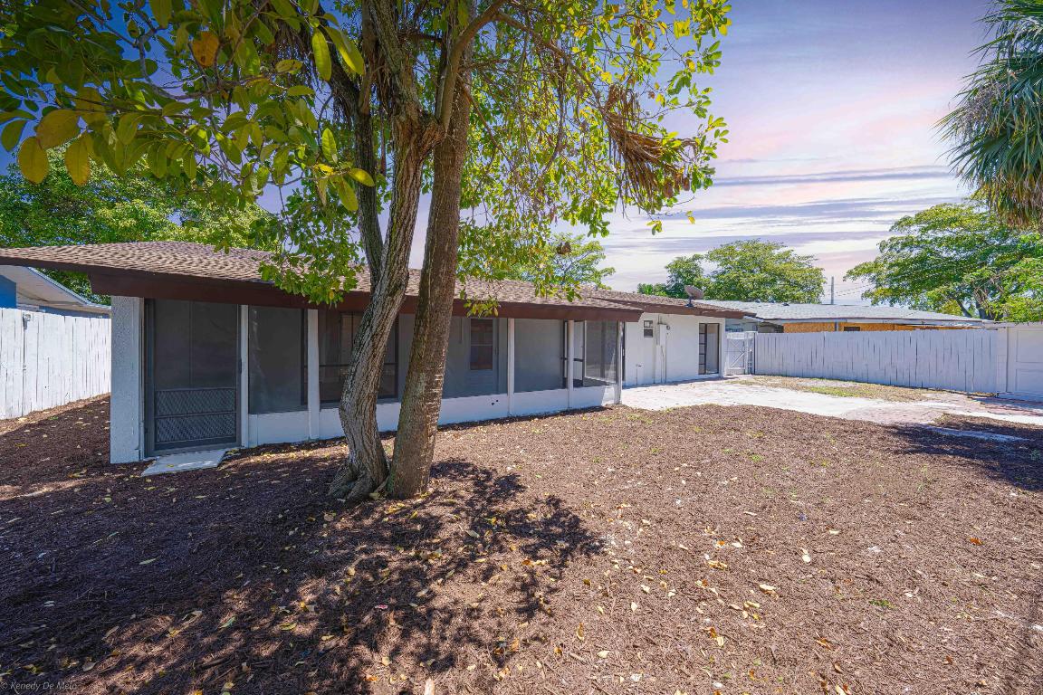 507 Ontario Place, West Palm Beach