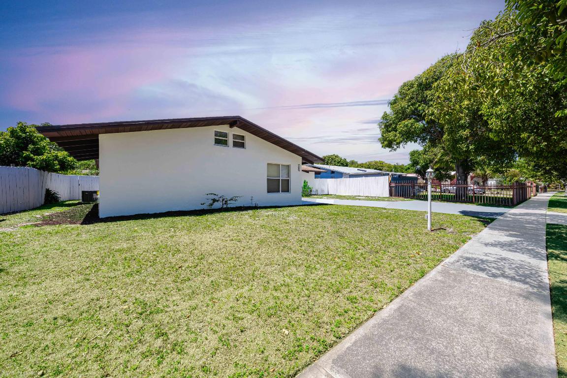 507 Ontario Place, West Palm Beach