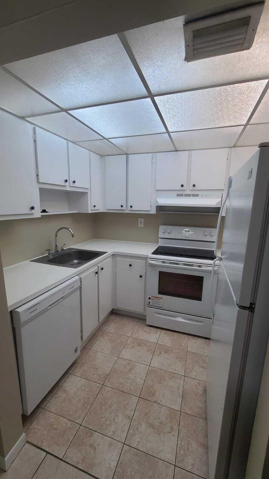 1400 NE 54th Street 105